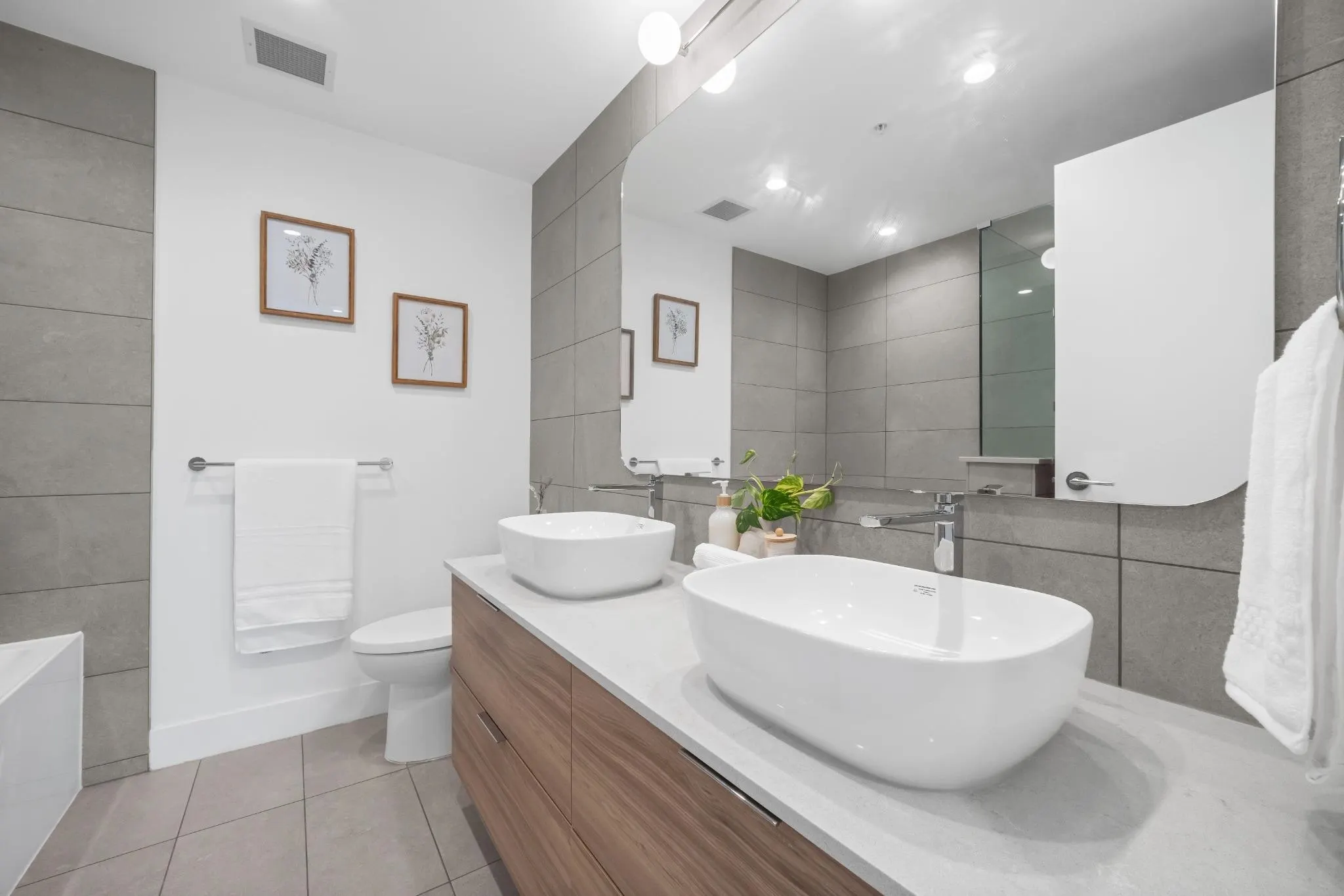 2325 Emery Court #1101