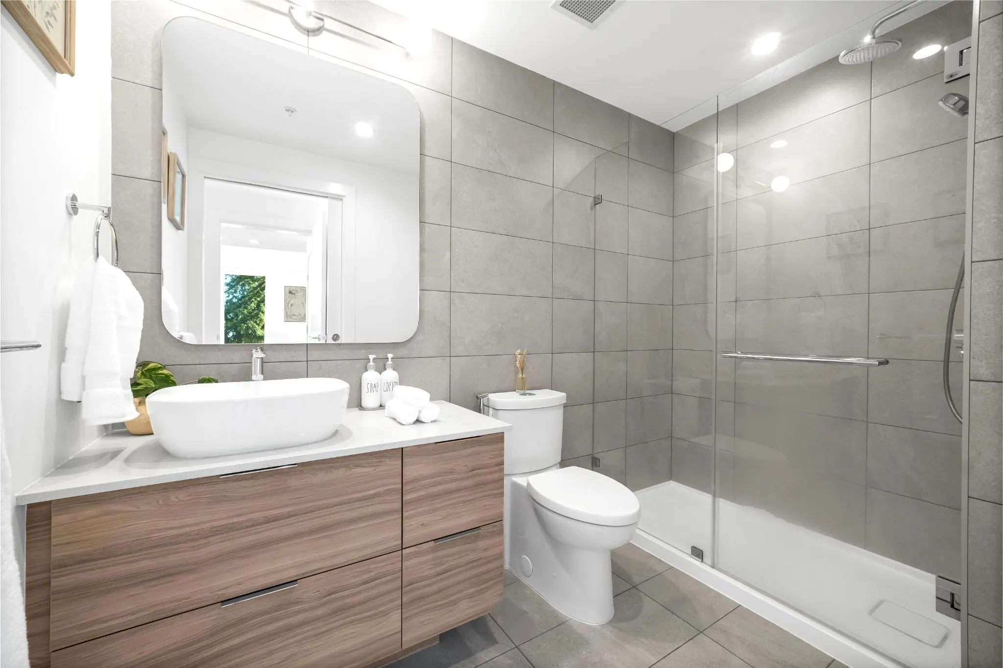 2325 Emery Court #1101