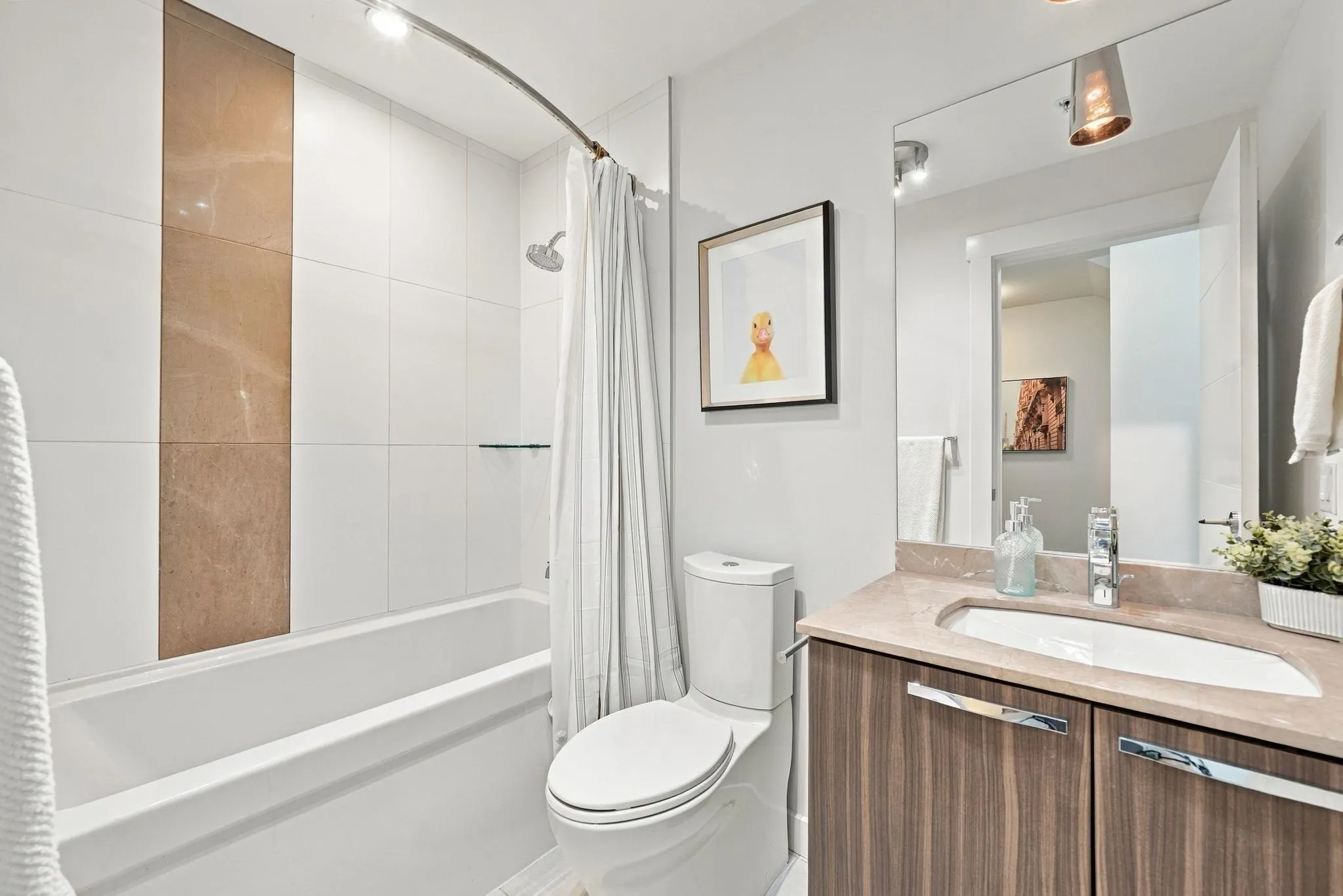 733 W 14th Street #409