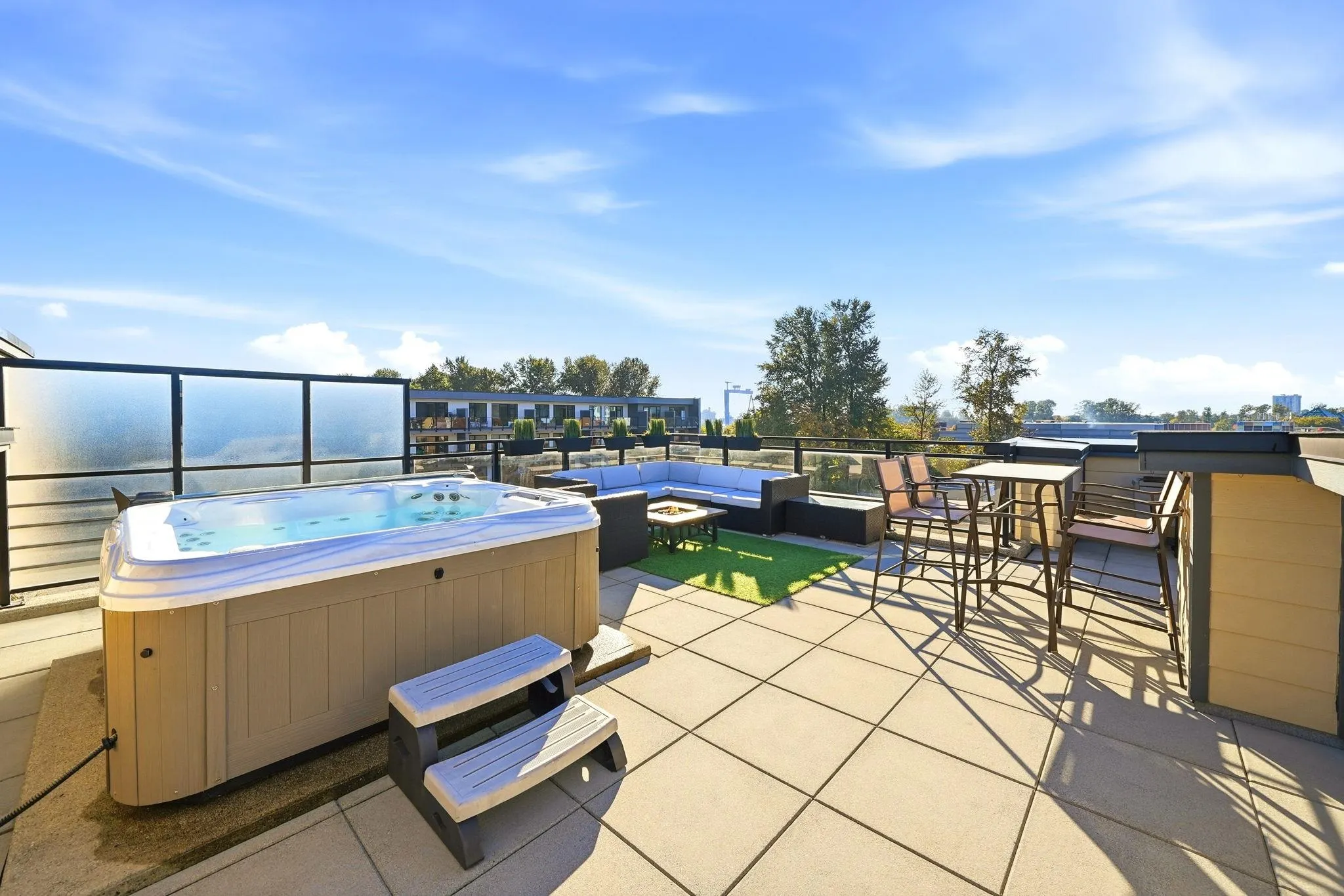 733 W 14th Street #409