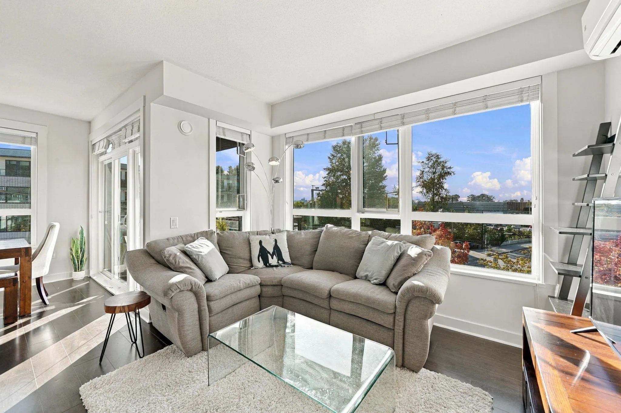733 W 14th Street #409