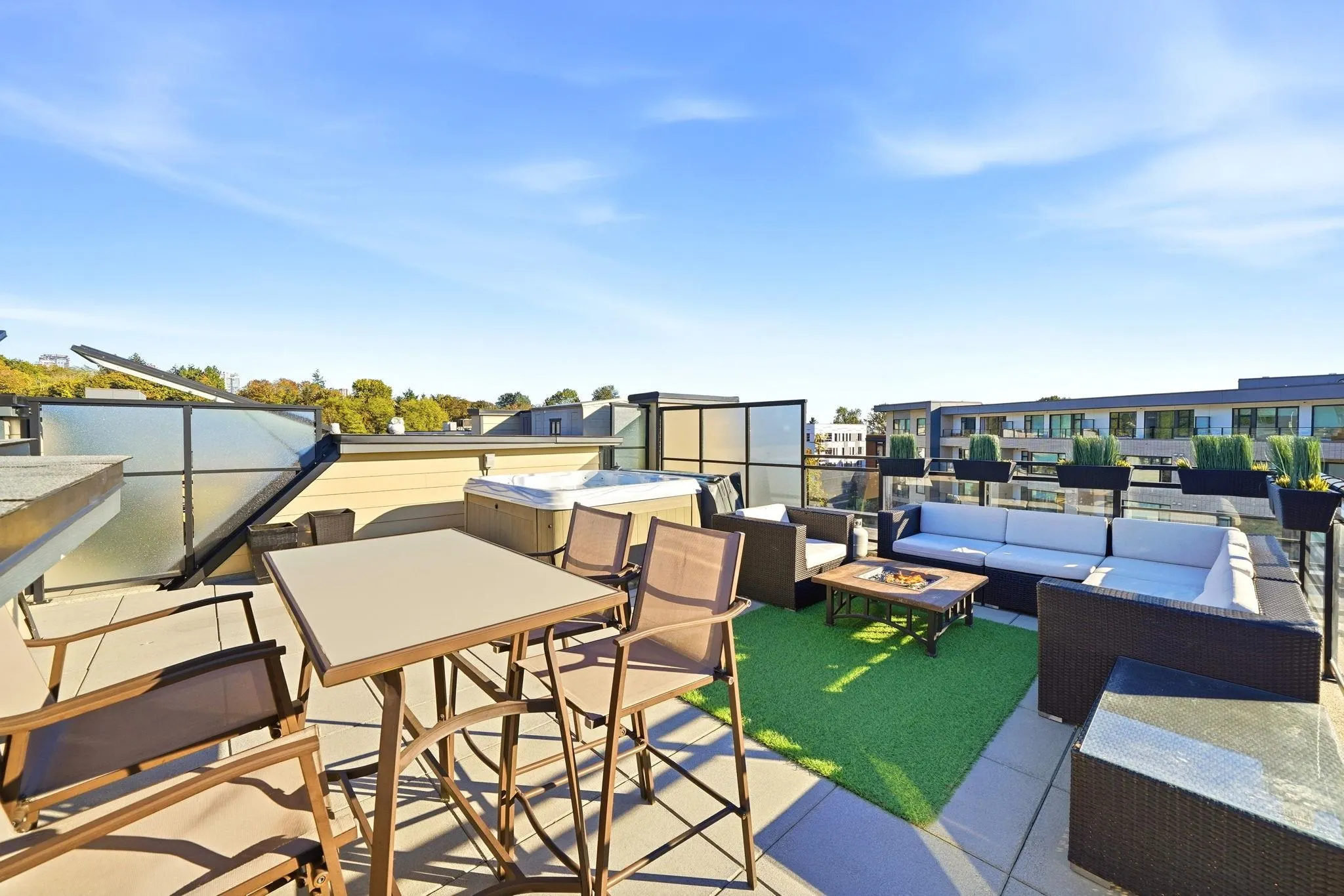 733 W 14th Street #409