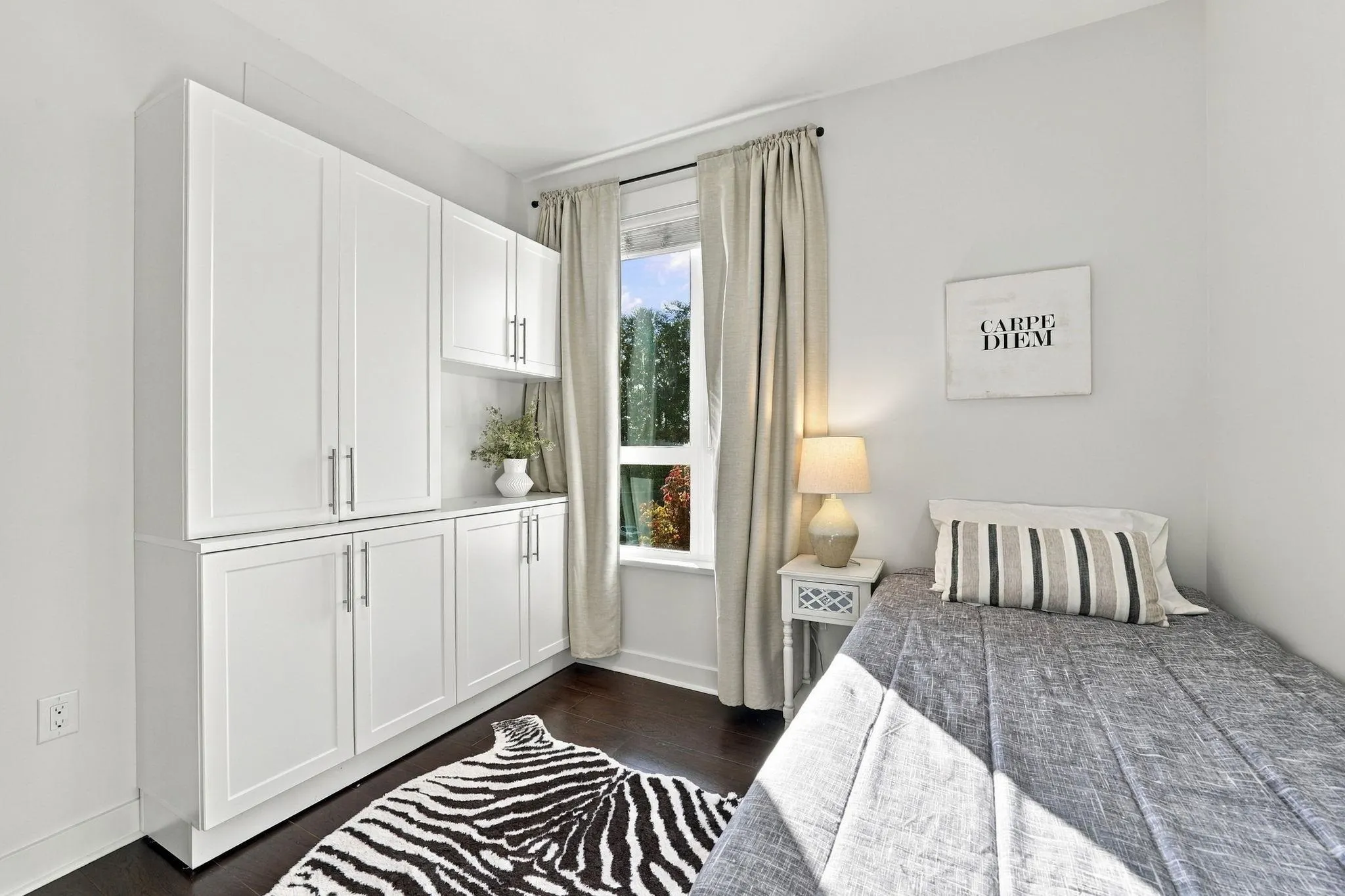 733 W 14th Street #409