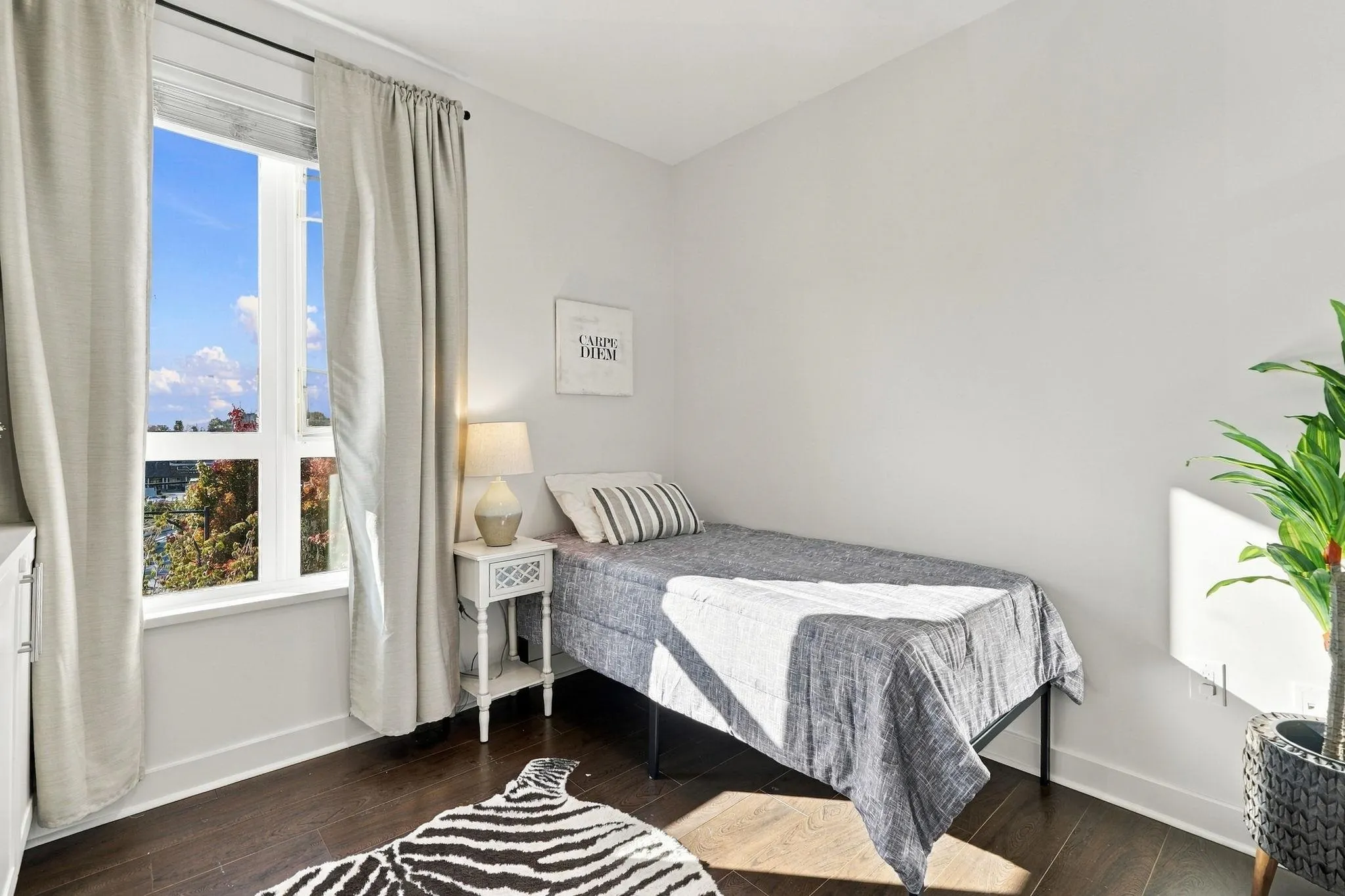 733 W 14th Street #409