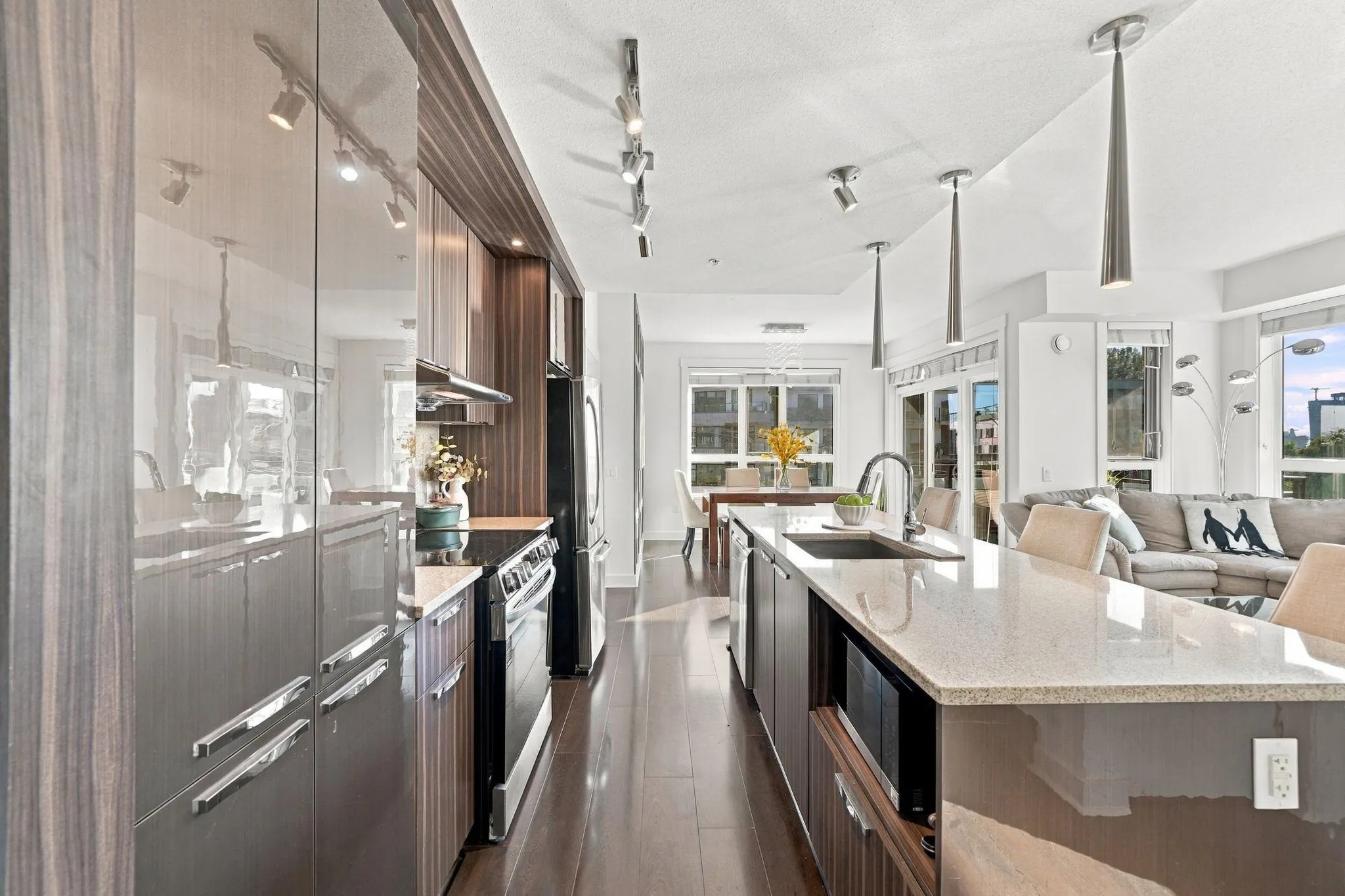 733 W 14th Street #409