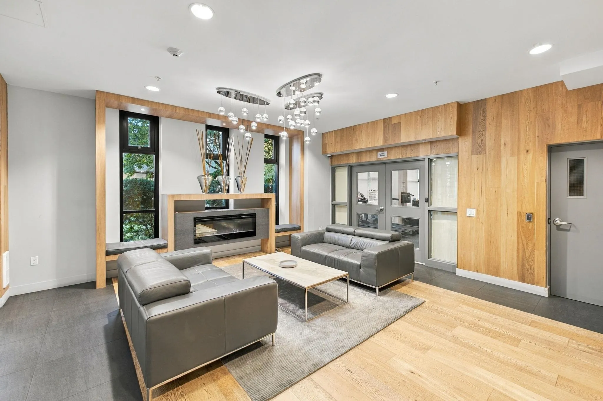 733 W 14th Street #409