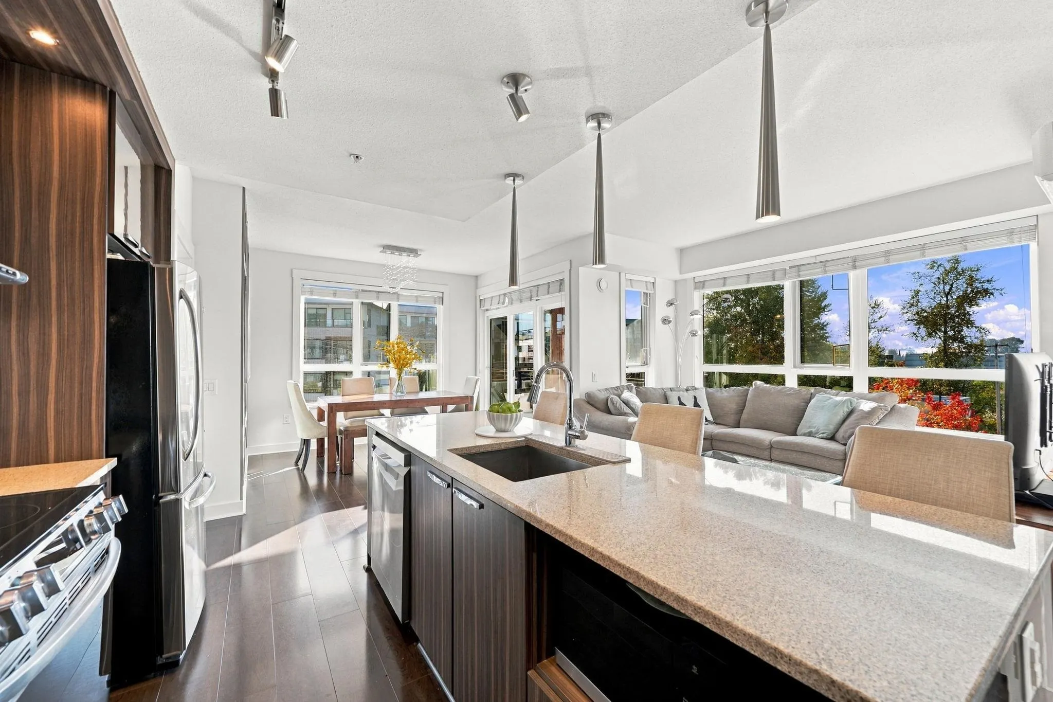 733 W 14th Street #409