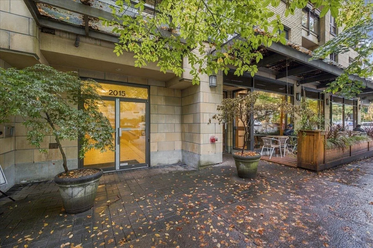 2015 Trafalgar Street #303