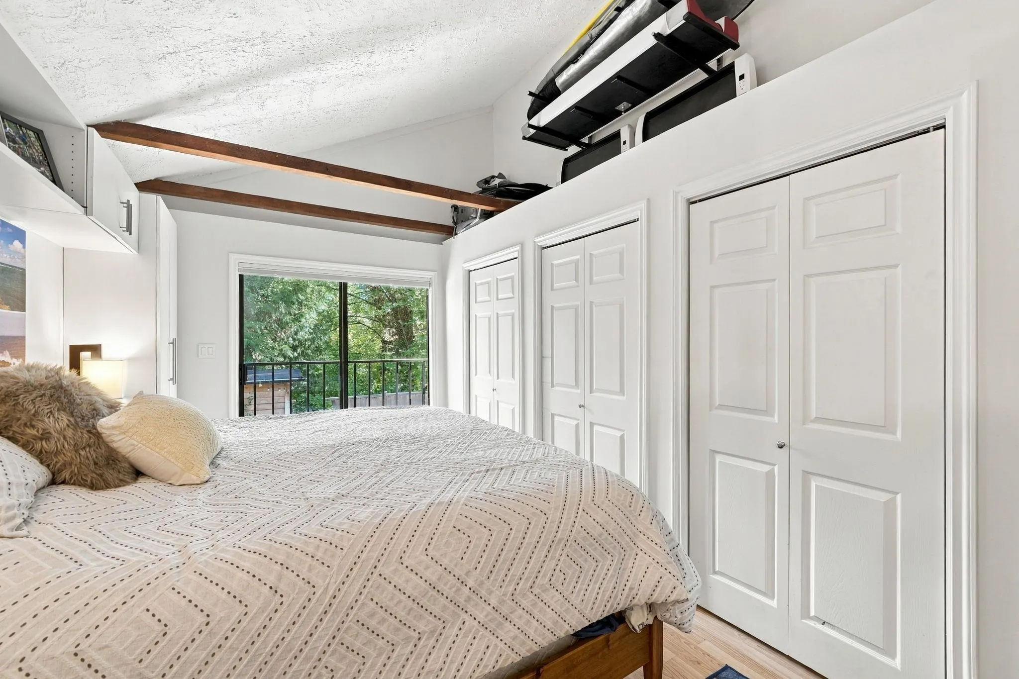 1720 Deep Cove Road