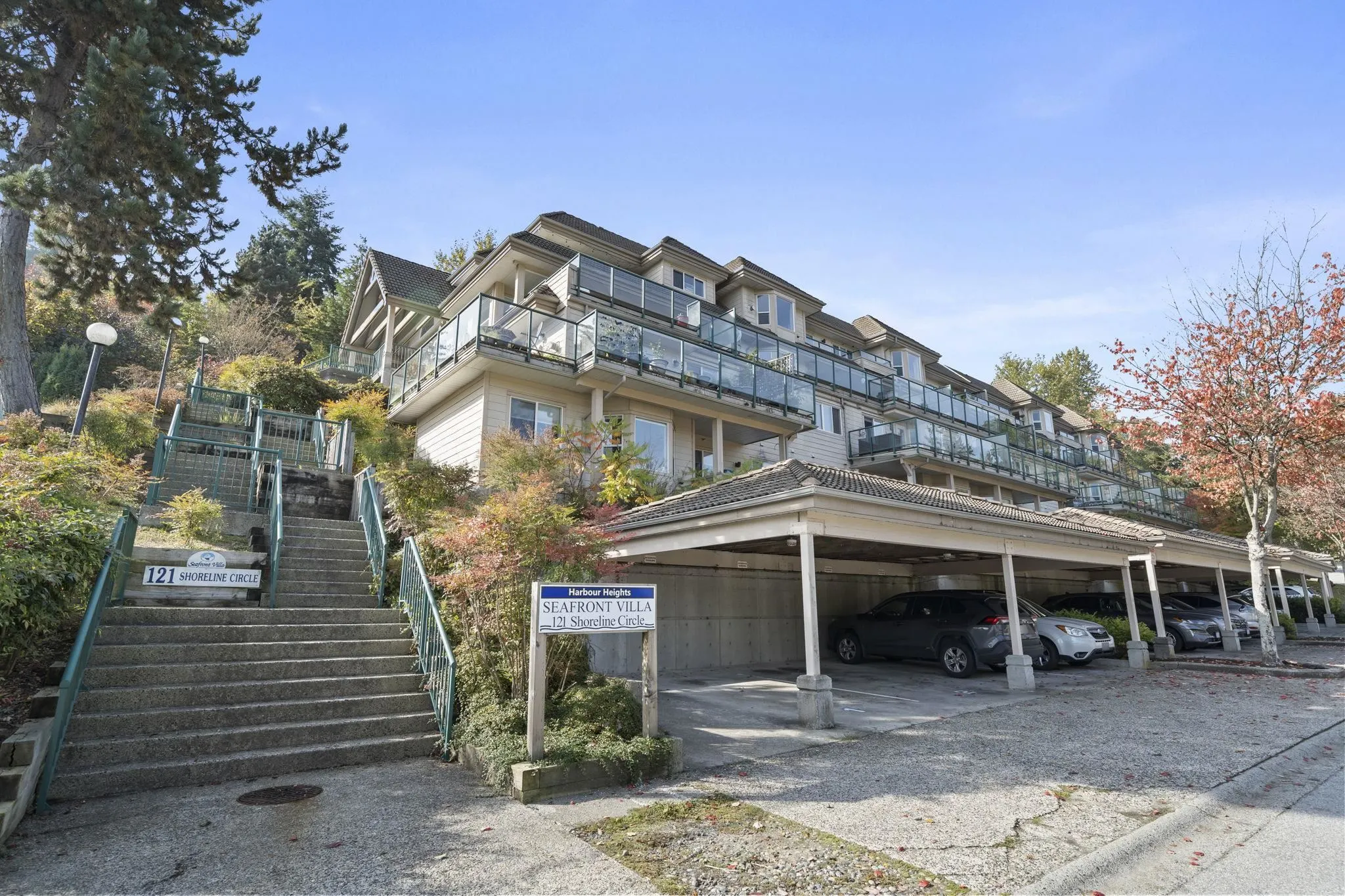 121 Shoreline Circle #201