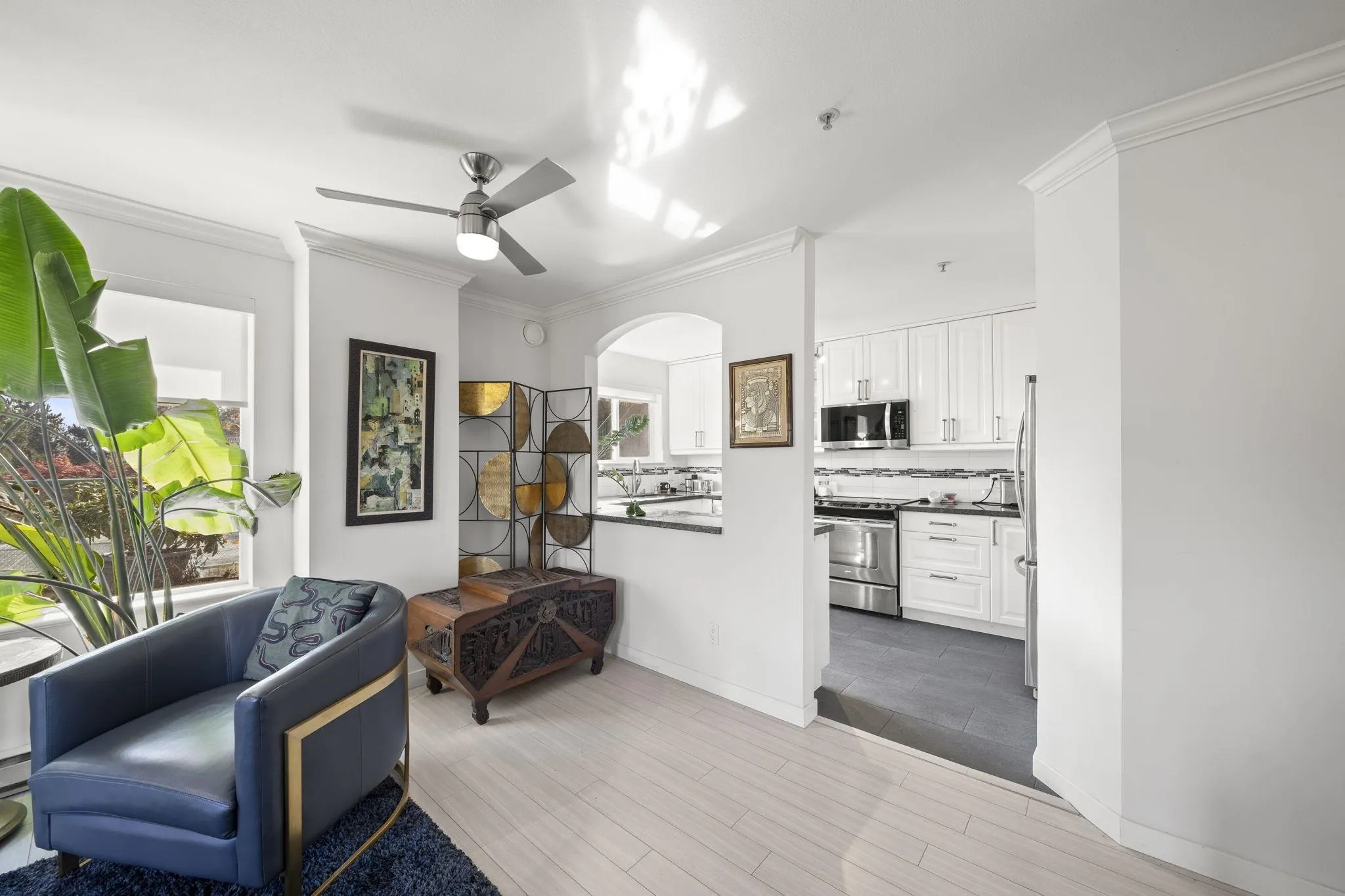 121 Shoreline Circle #201
