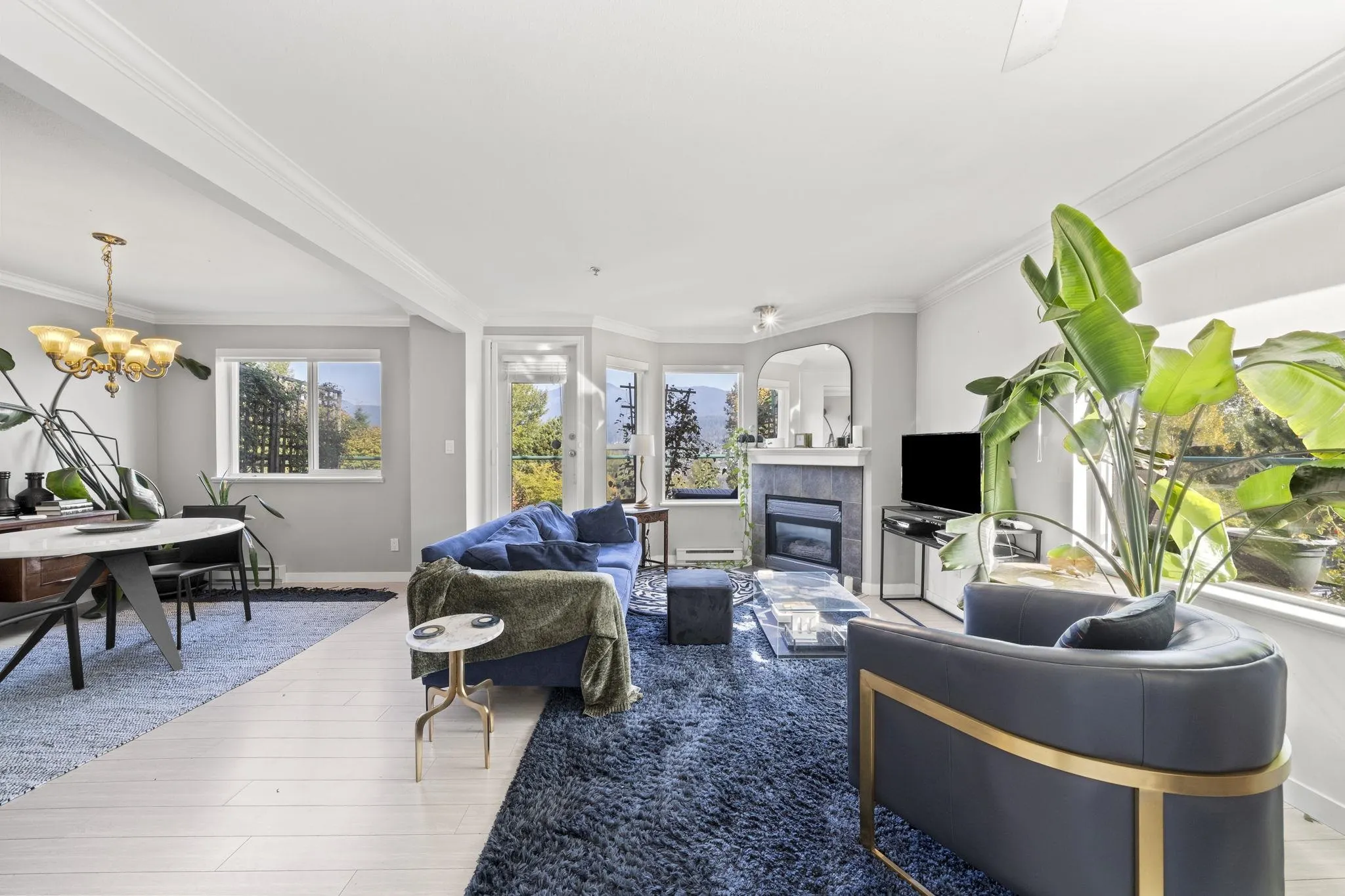 121 Shoreline Circle #201