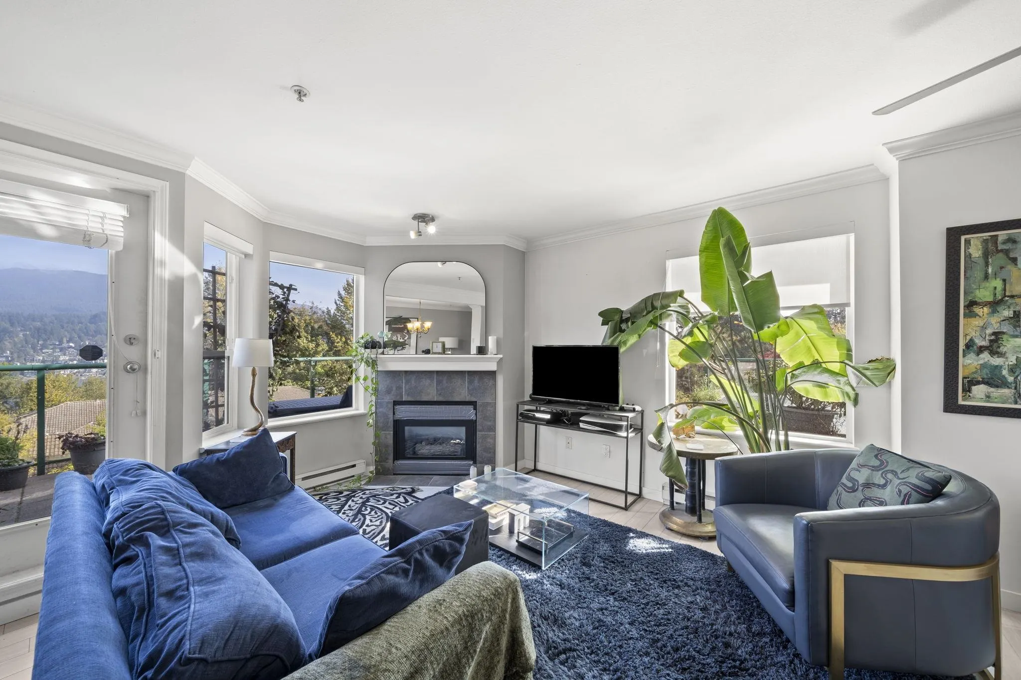 121 Shoreline Circle #201