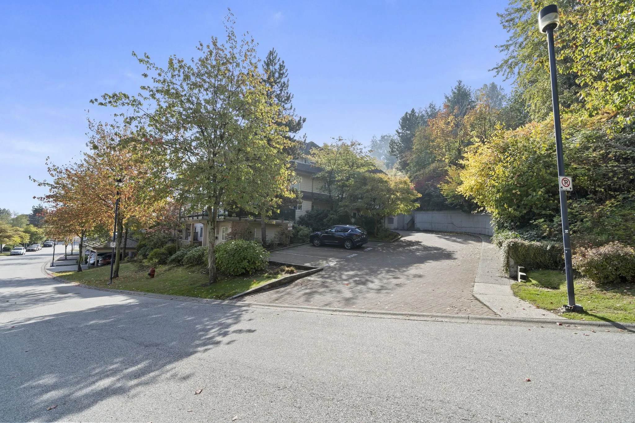 121 Shoreline Circle #201