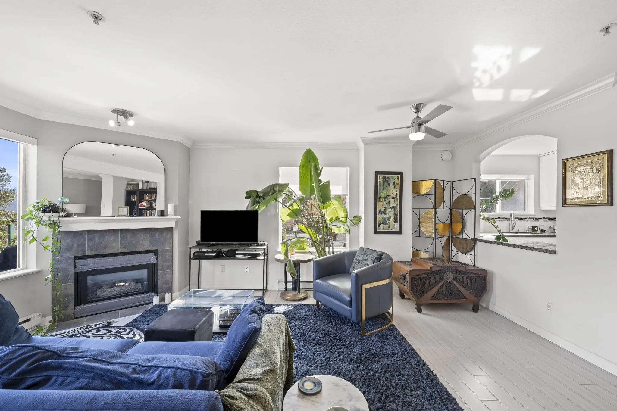 121 Shoreline Circle #201
