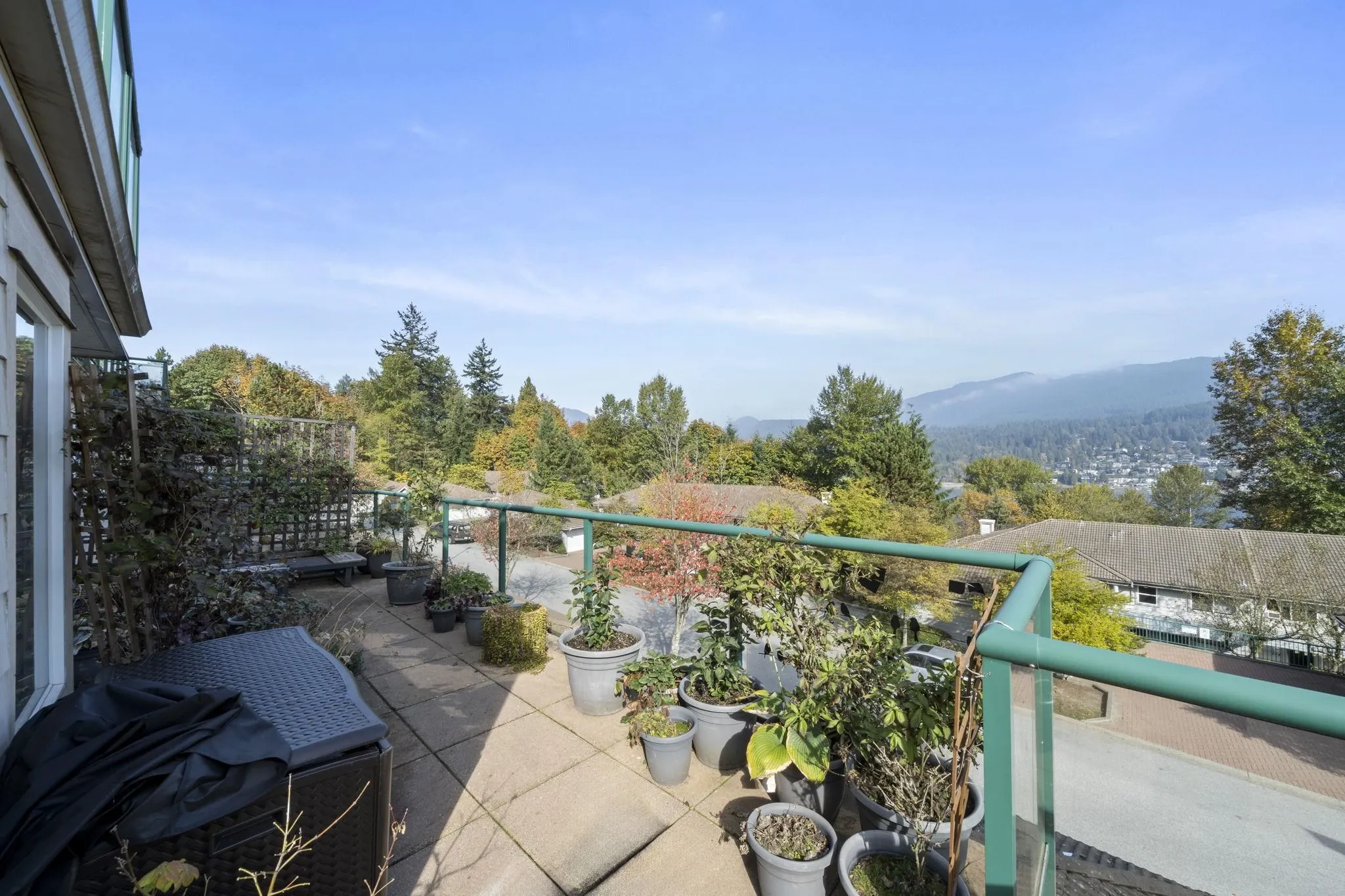 121 Shoreline Circle #201