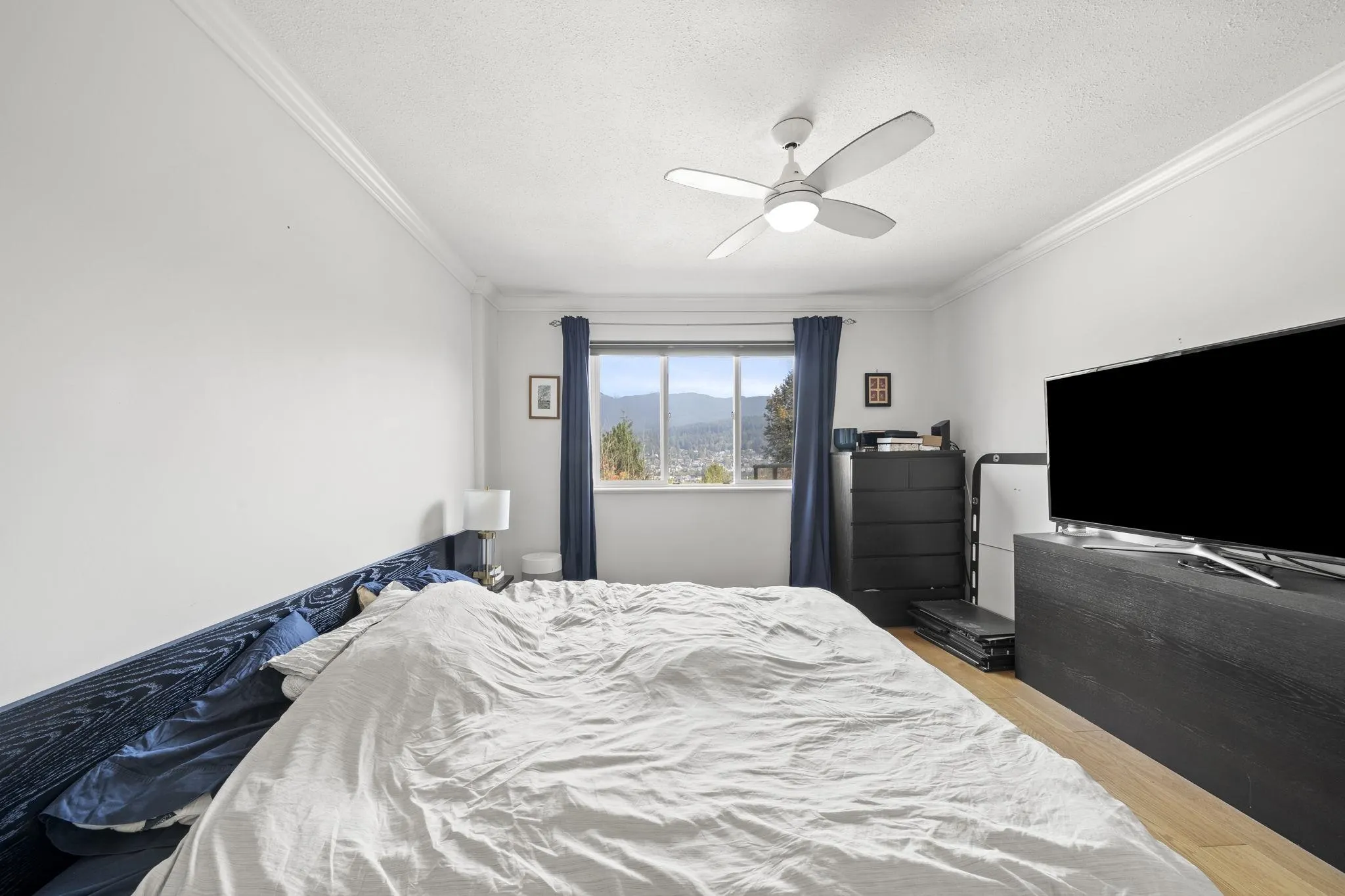 121 Shoreline Circle #201