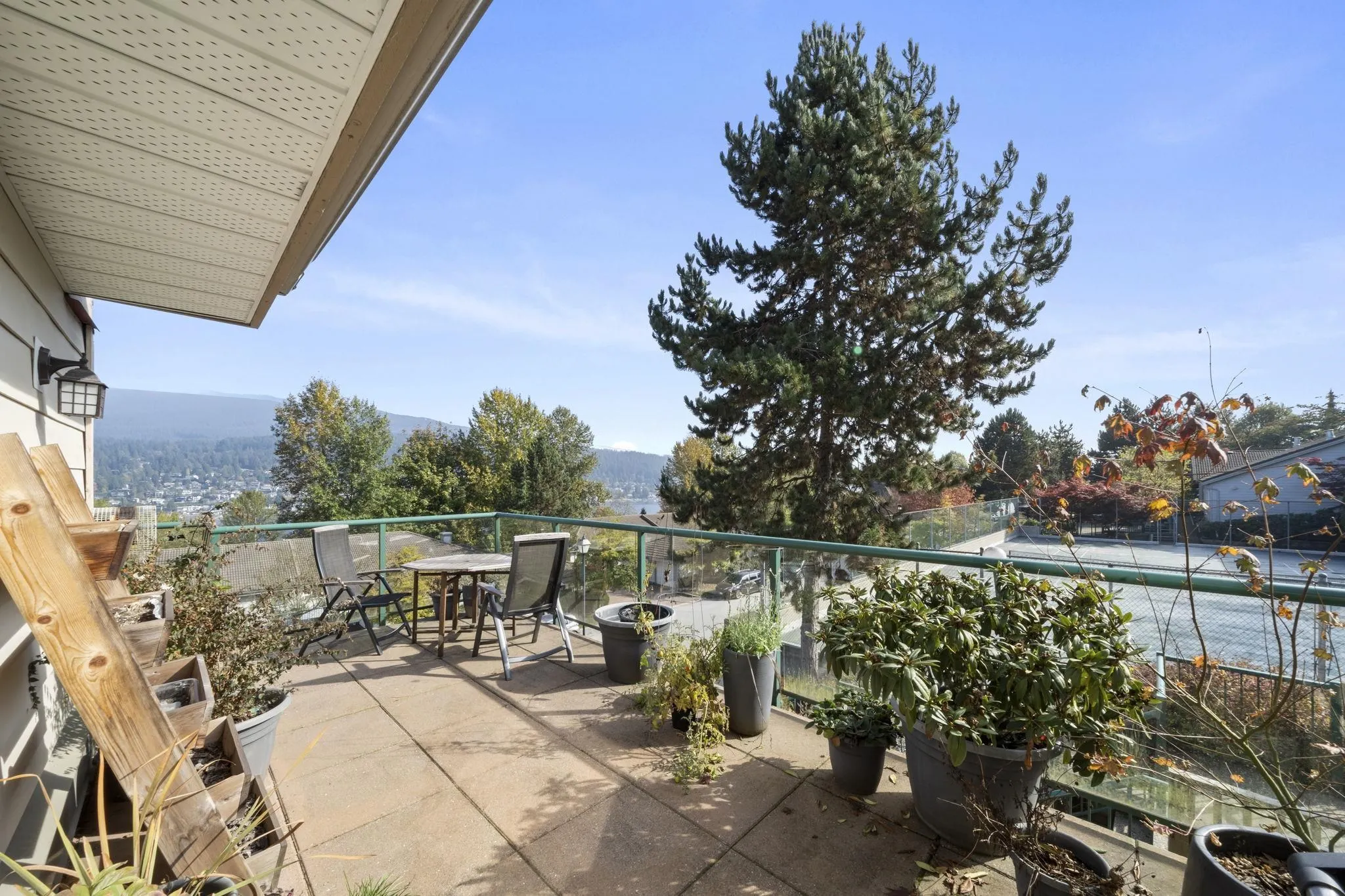 121 Shoreline Circle #201