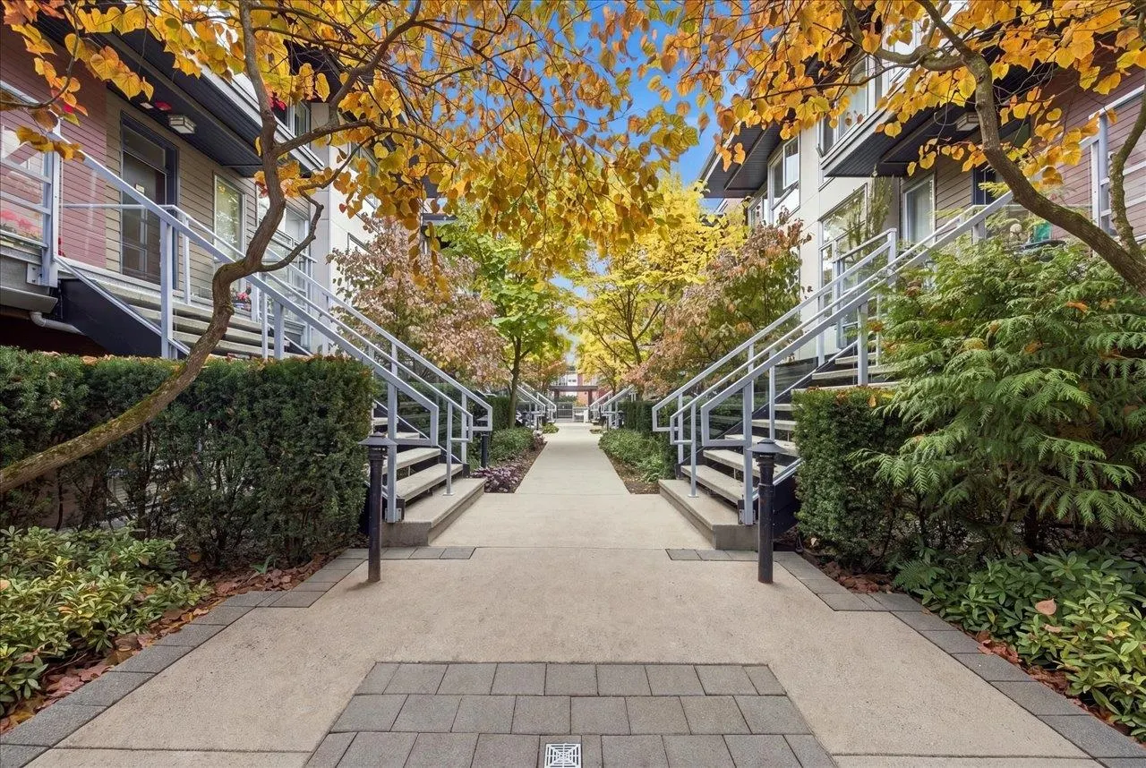 735 W 15th Street #108