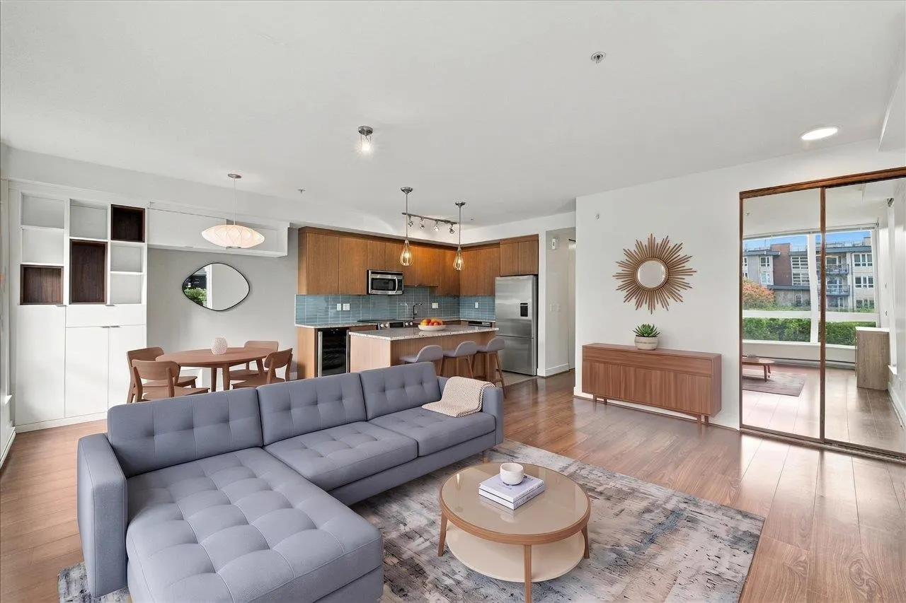735 W 15th Street #108