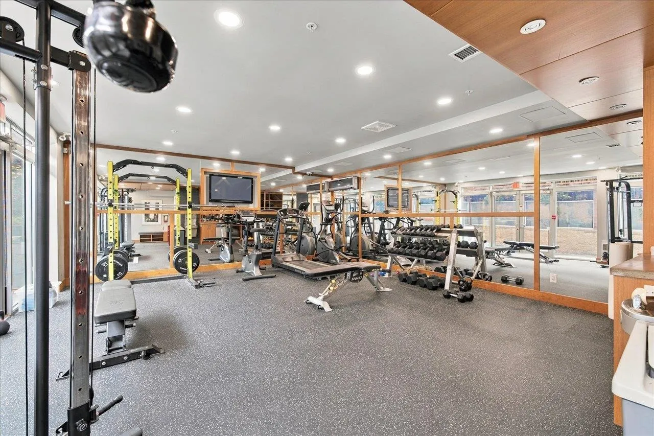 735 W 15th Street #108