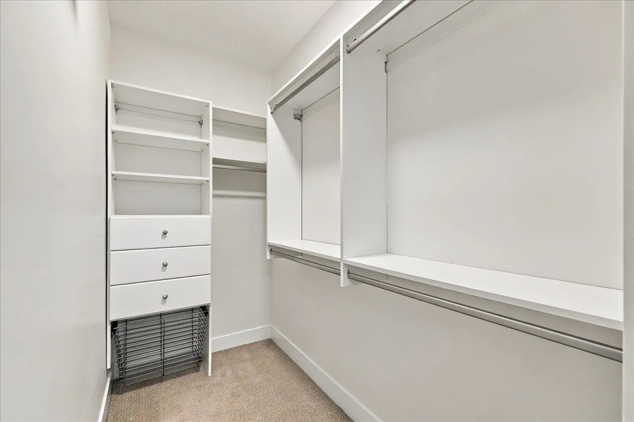 735 W 15th Street #108