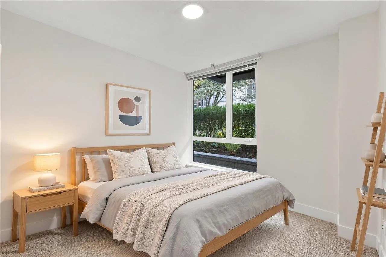 735 W 15th Street #108