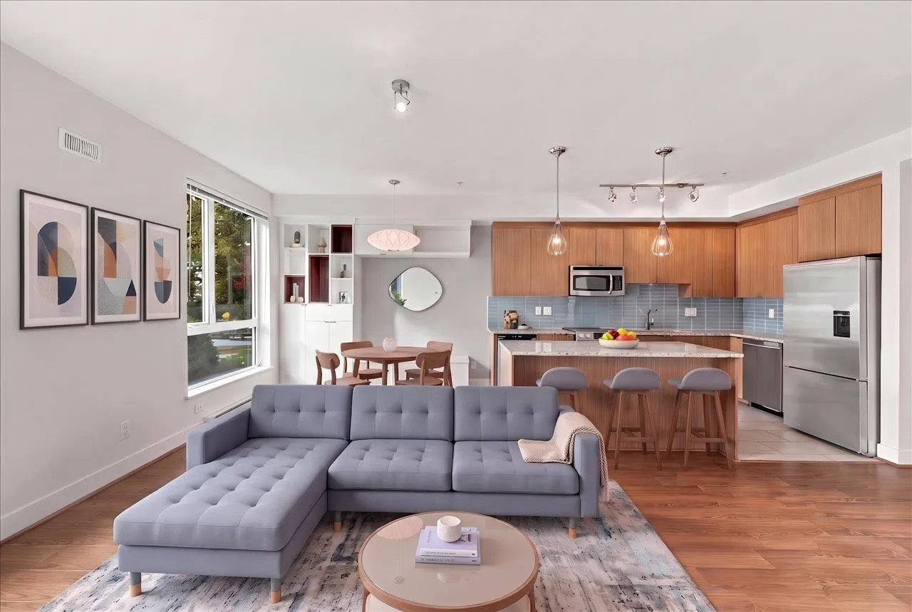 735 W 15th Street #108