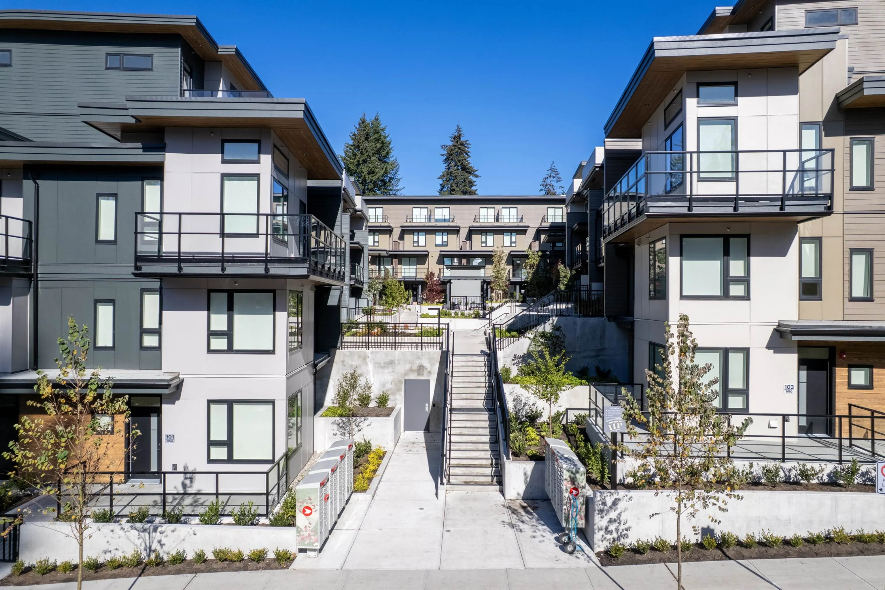 954 Lytton Street #120