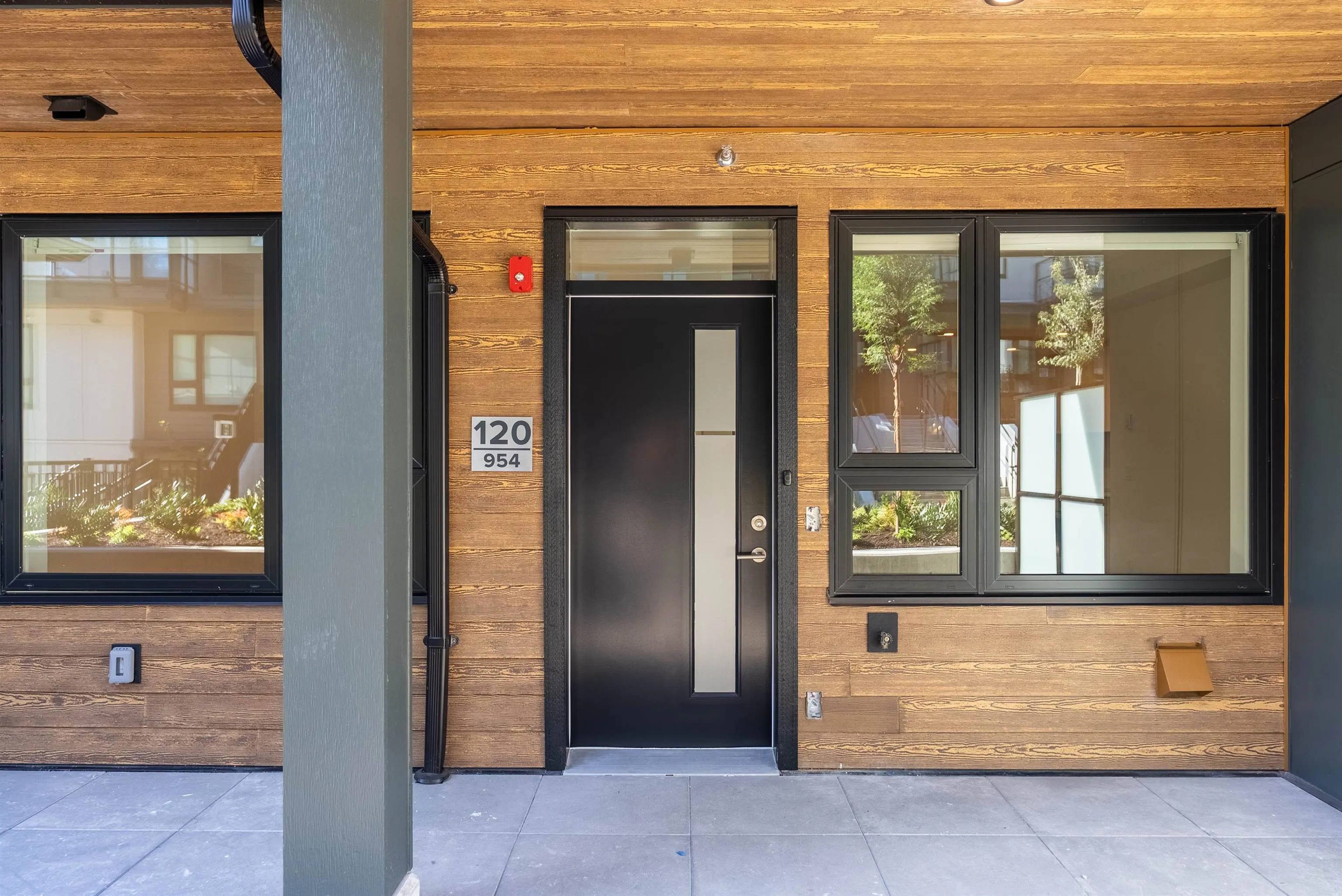 954 Lytton Street #120