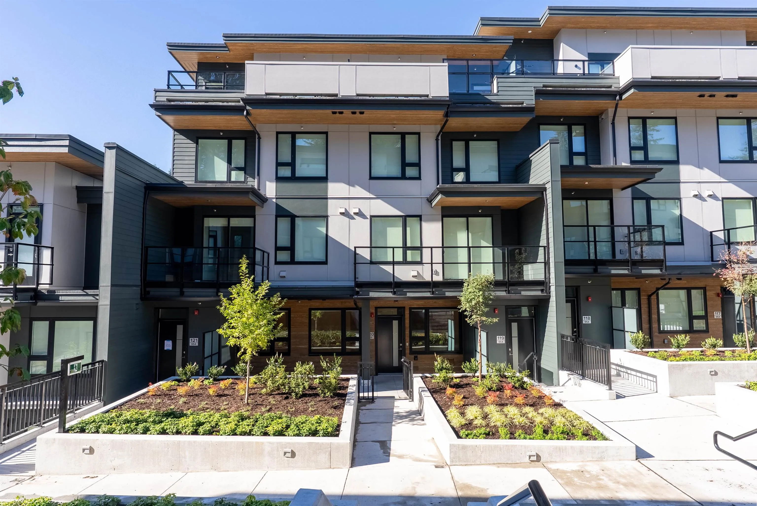 954 Lytton Street #120