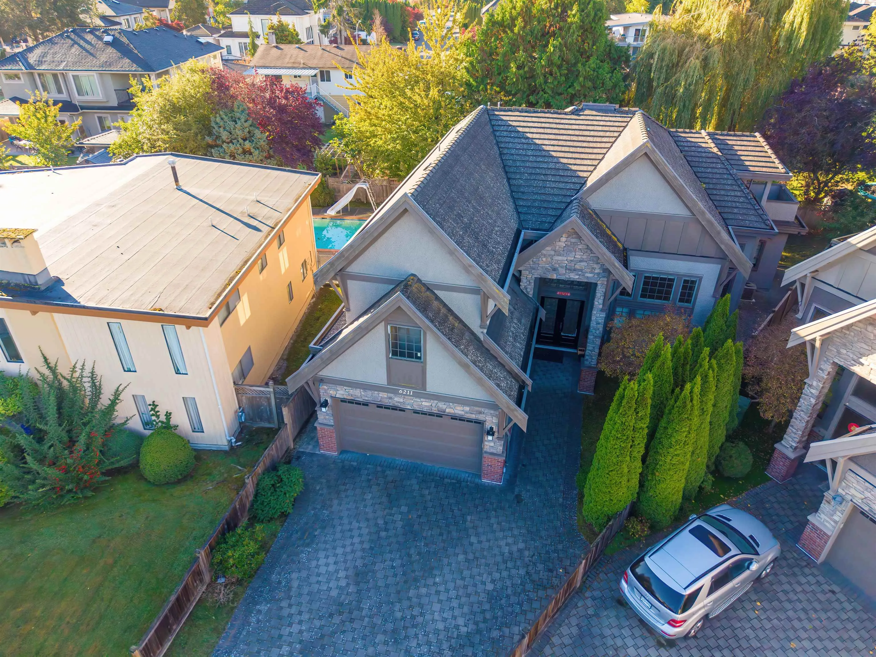 6211 Bellflower Drive