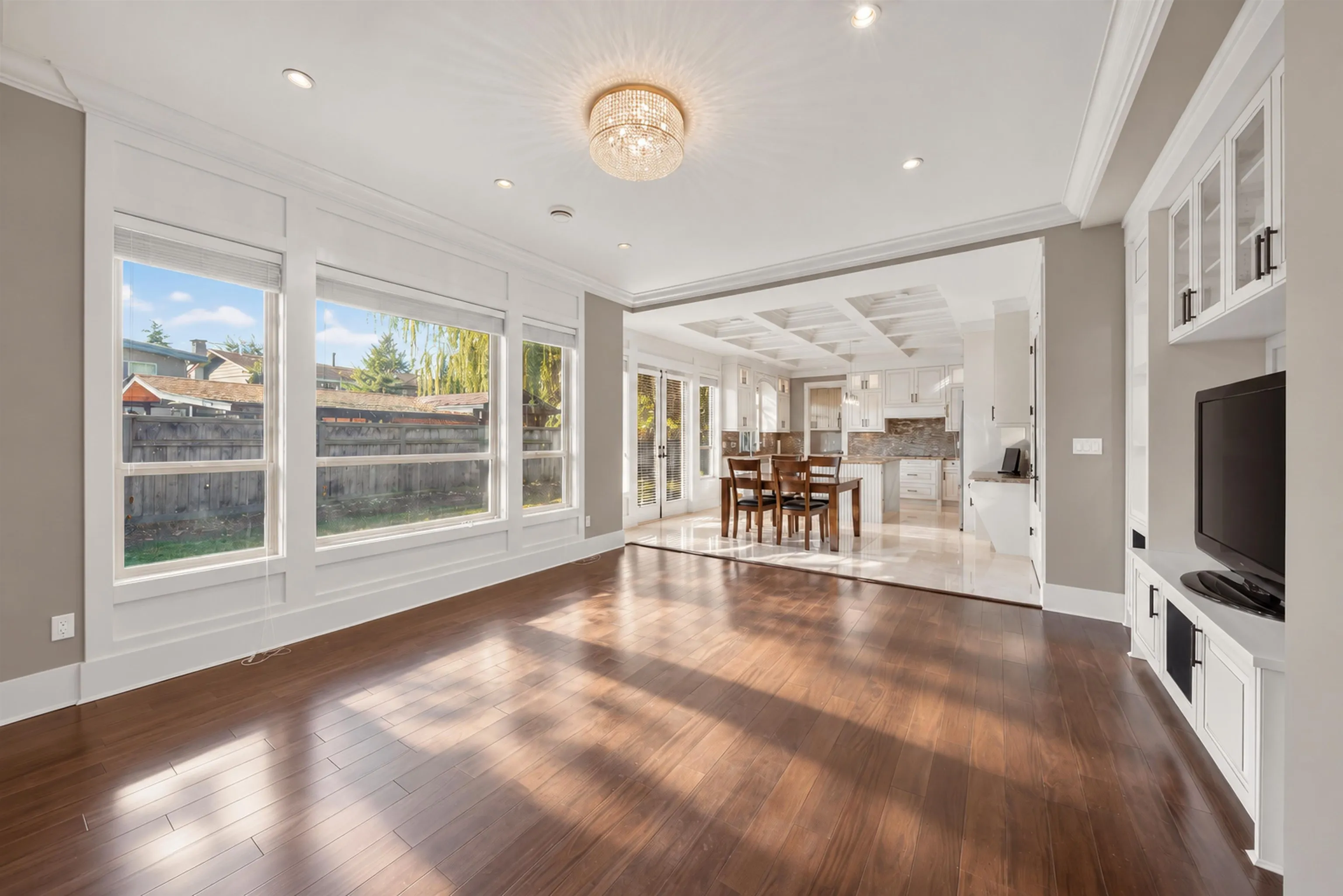 6211 Bellflower Drive