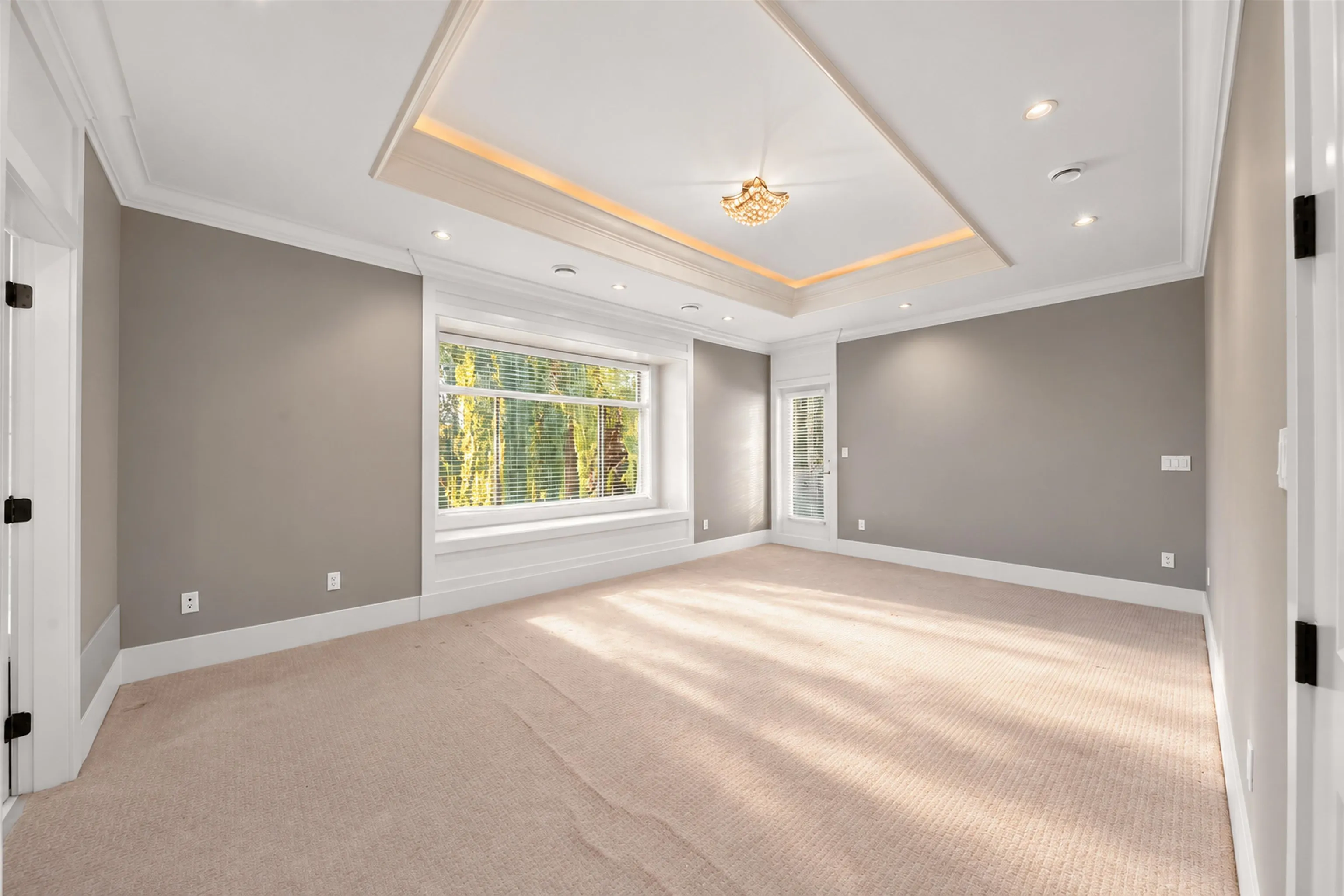 6211 Bellflower Drive