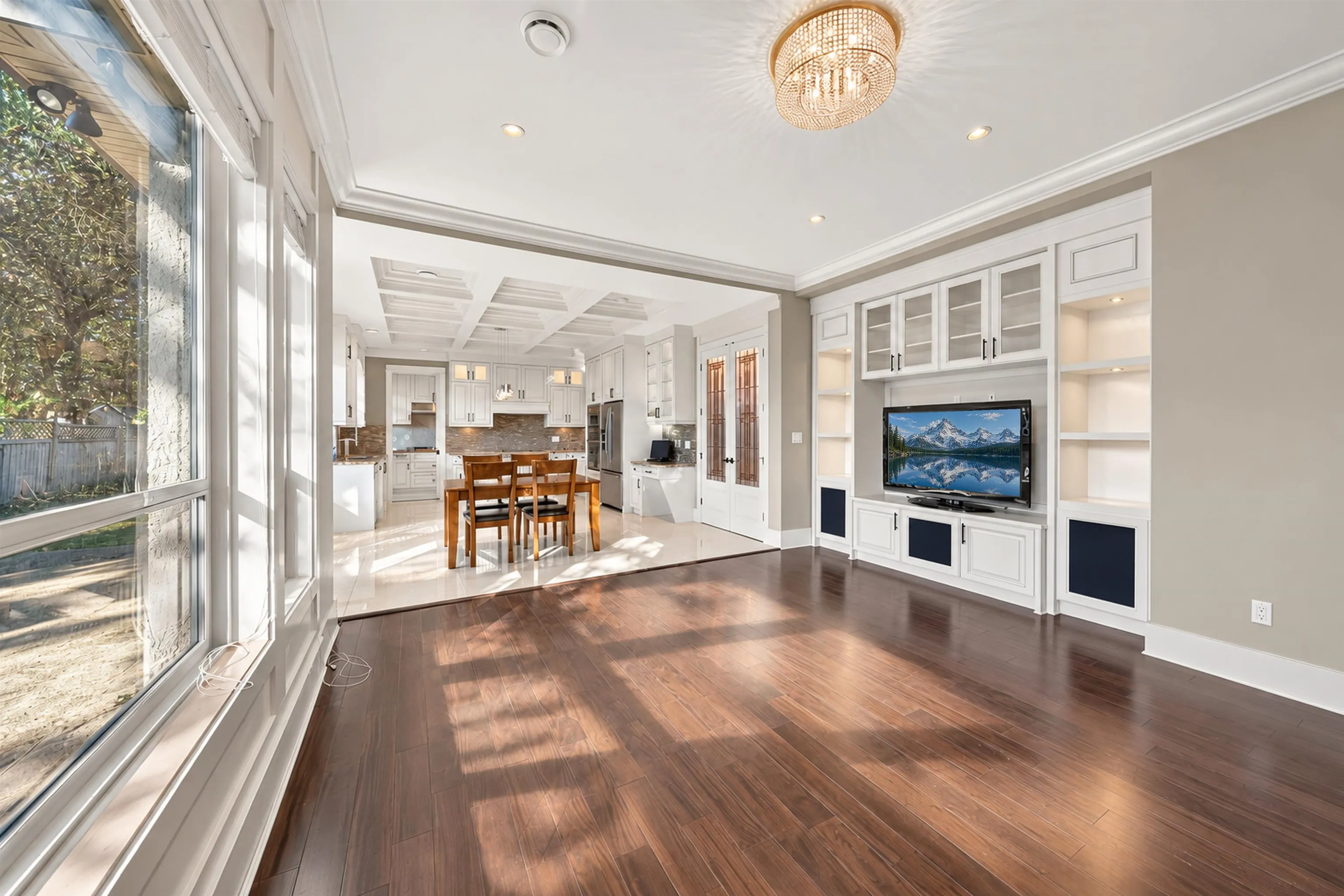 6211 Bellflower Drive