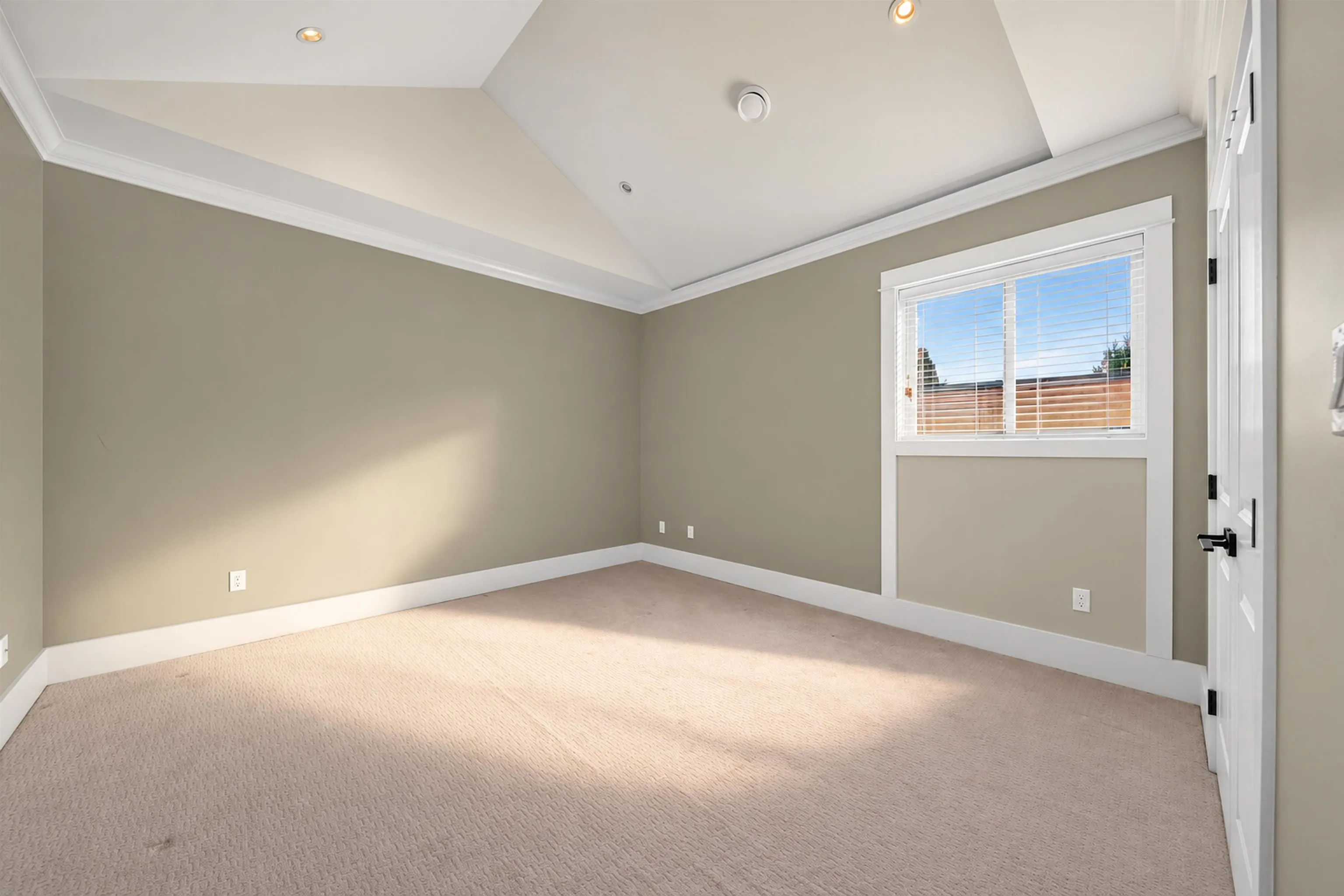6211 Bellflower Drive