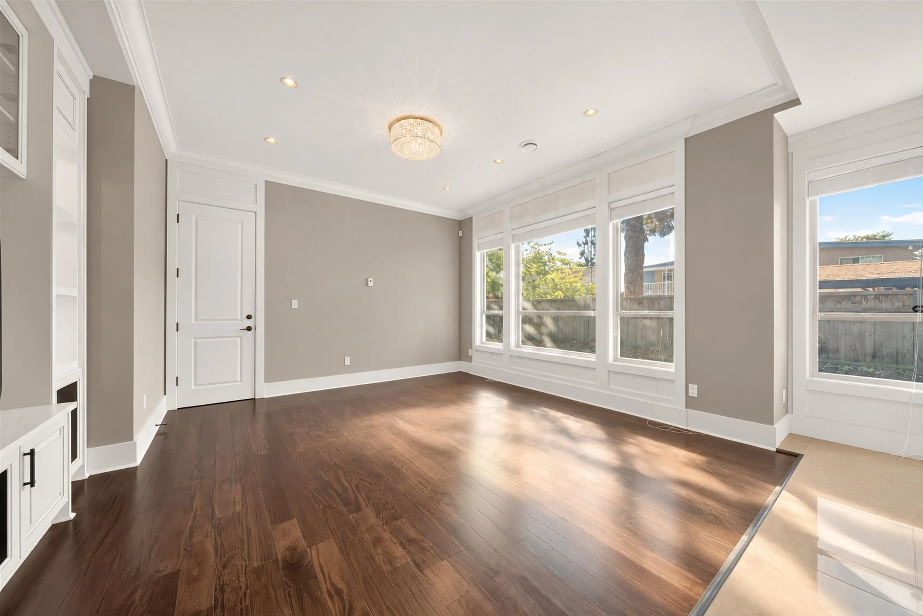6211 Bellflower Drive