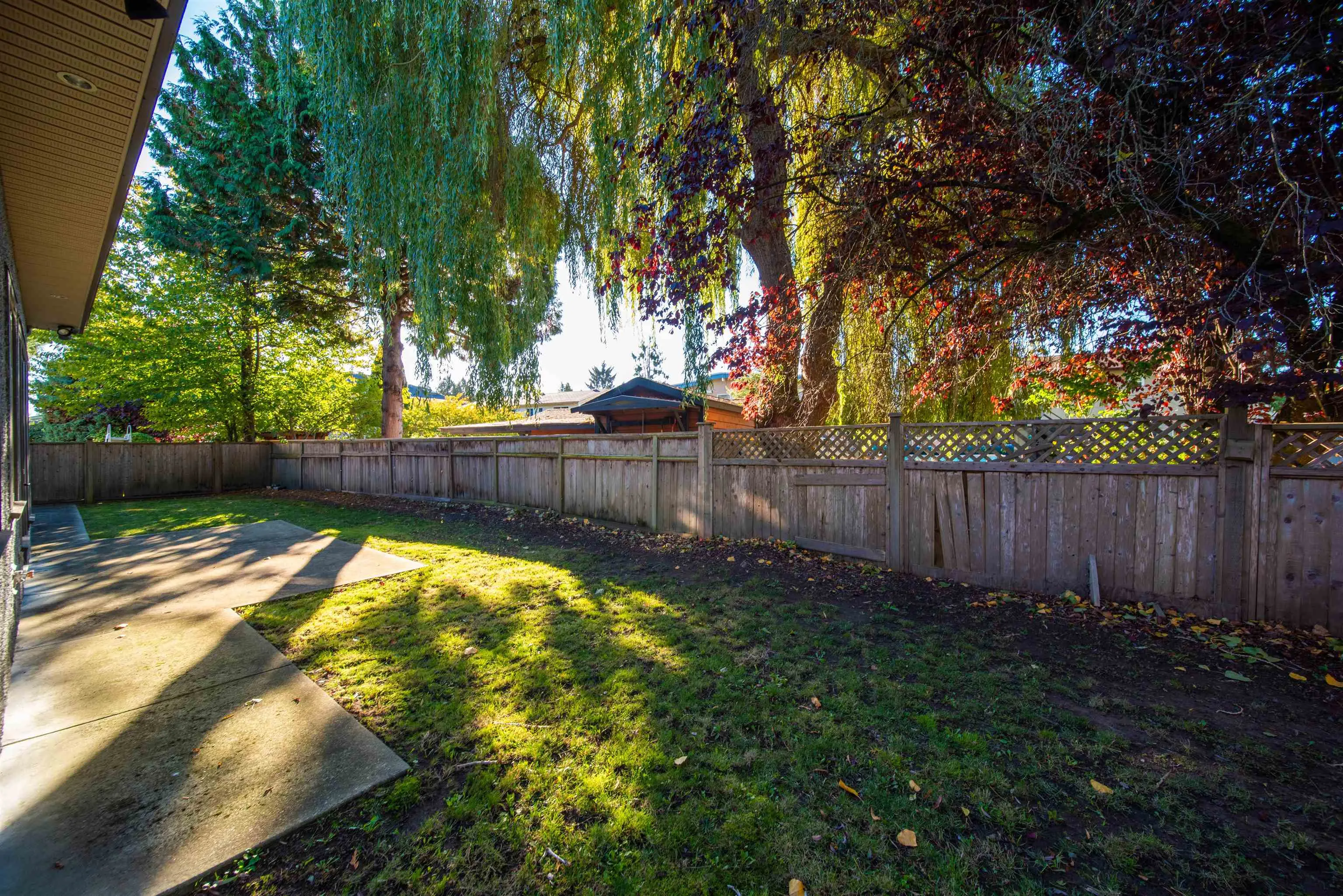 6211 Bellflower Drive