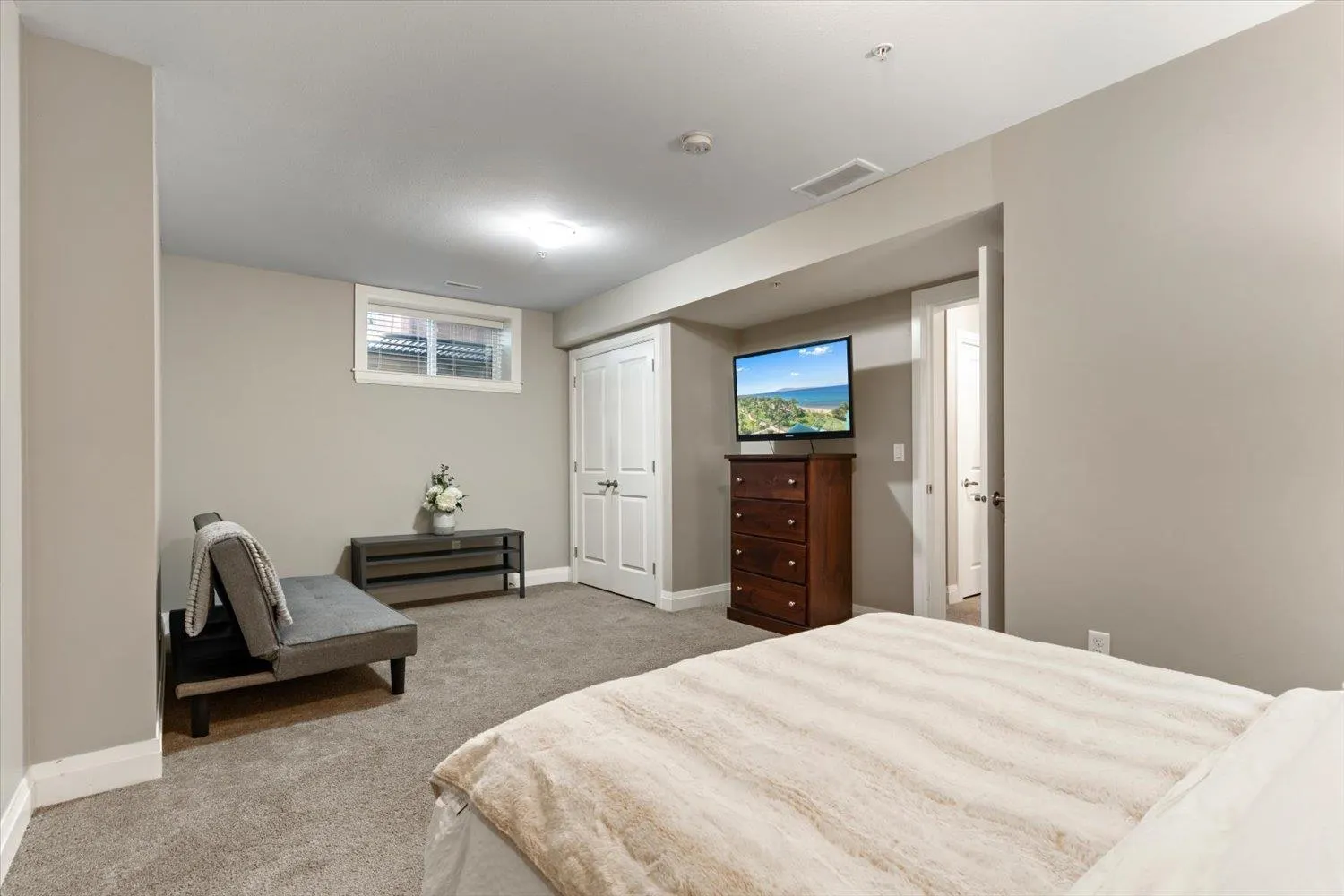 5482 Peach Road