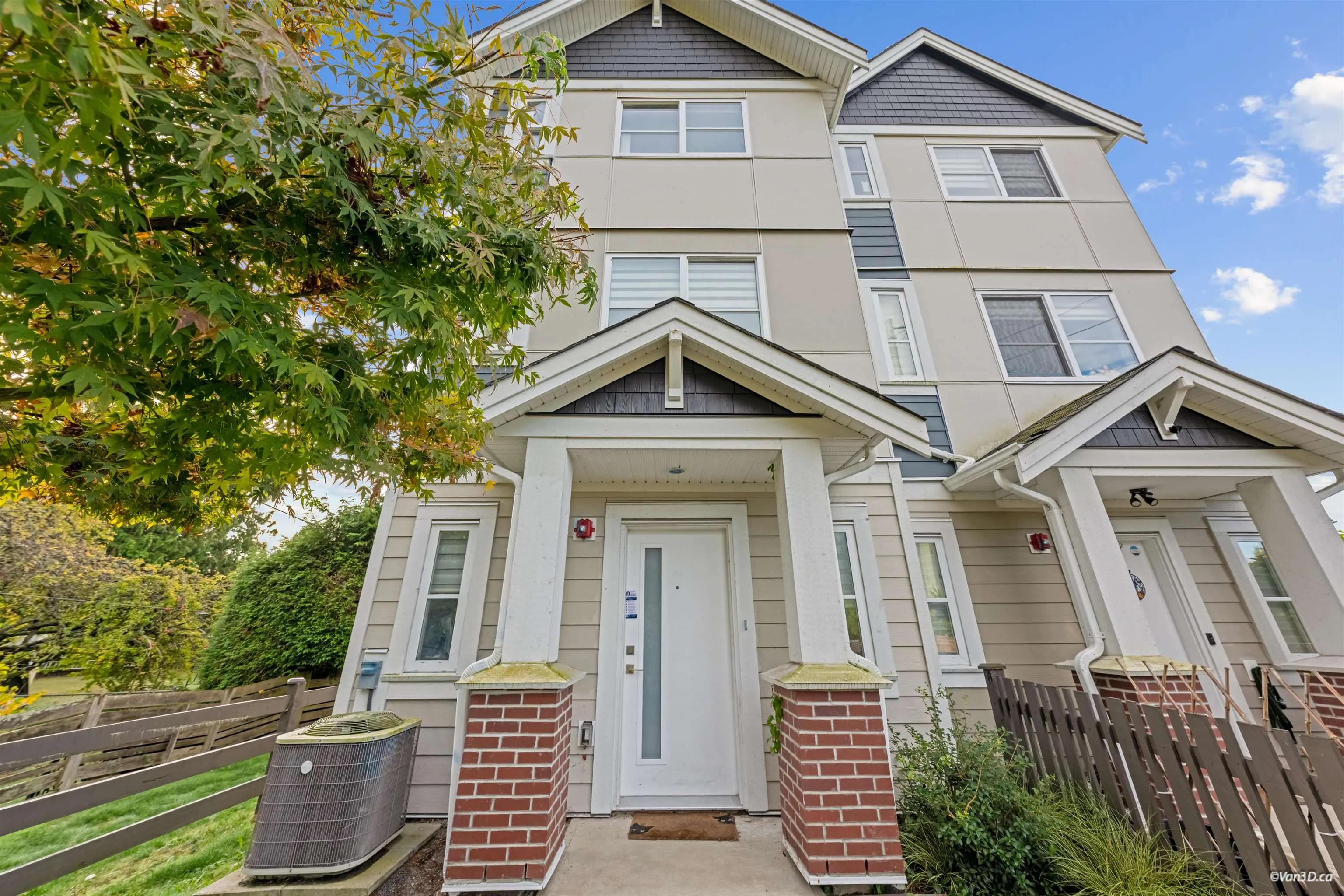 5377 8a Avenue #36