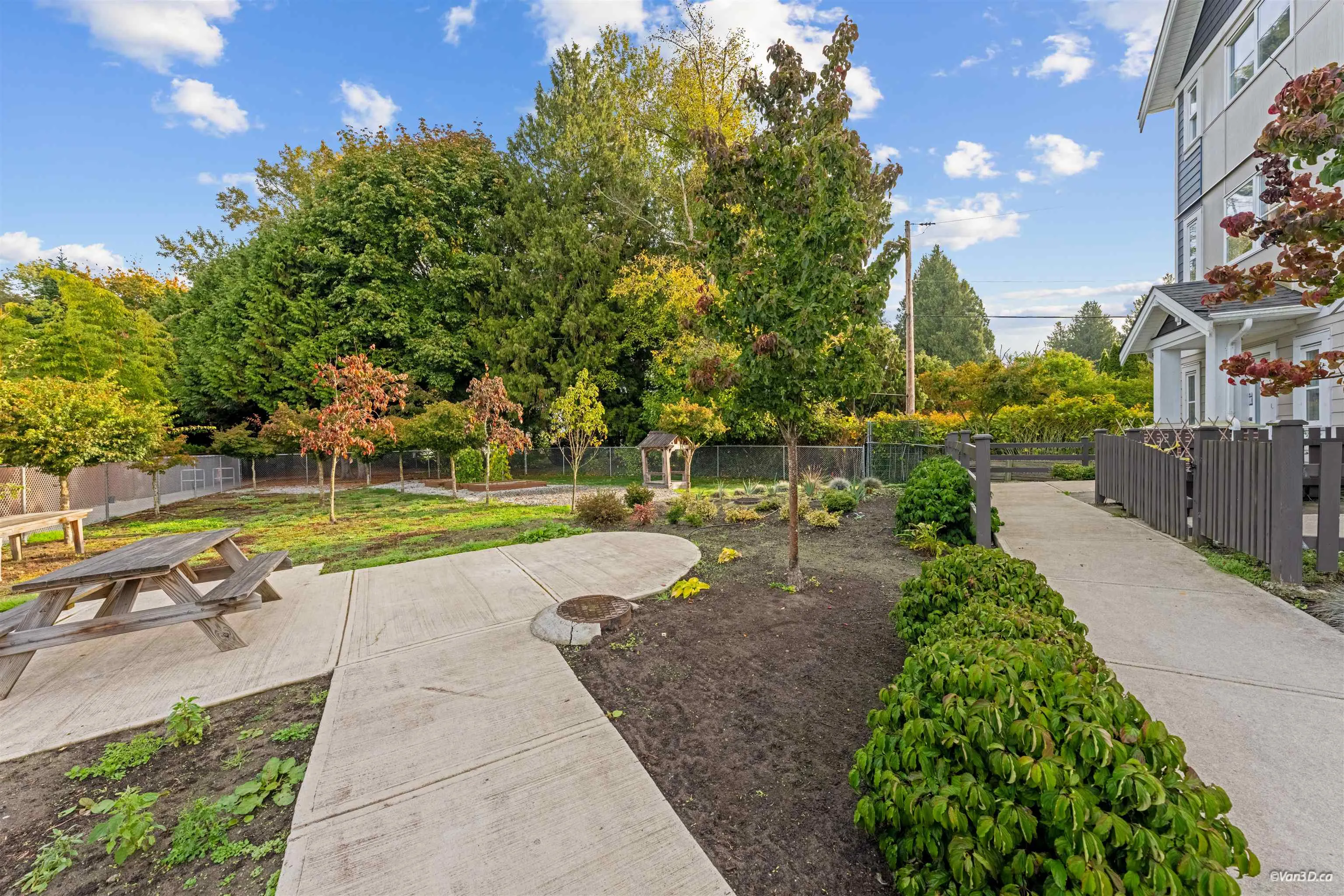 5377 8a Avenue #36