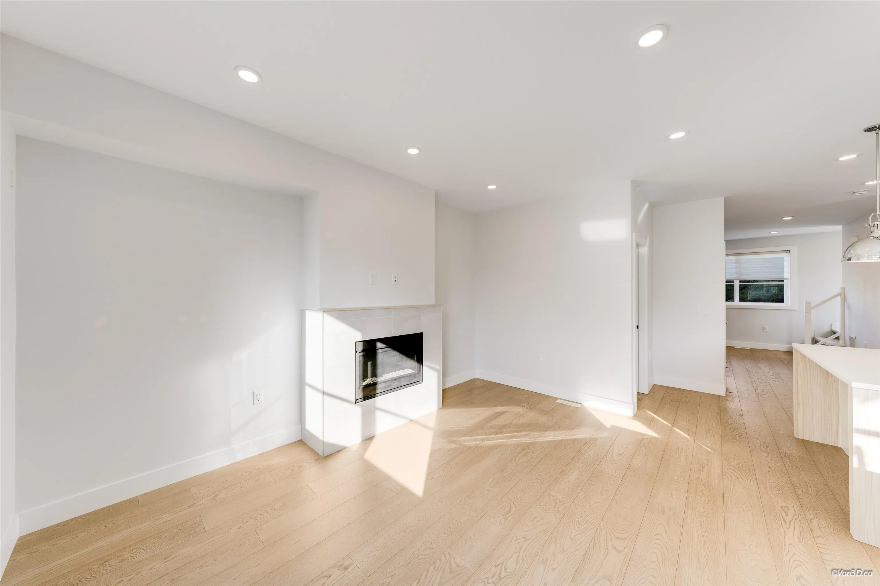 5377 8a Avenue #36