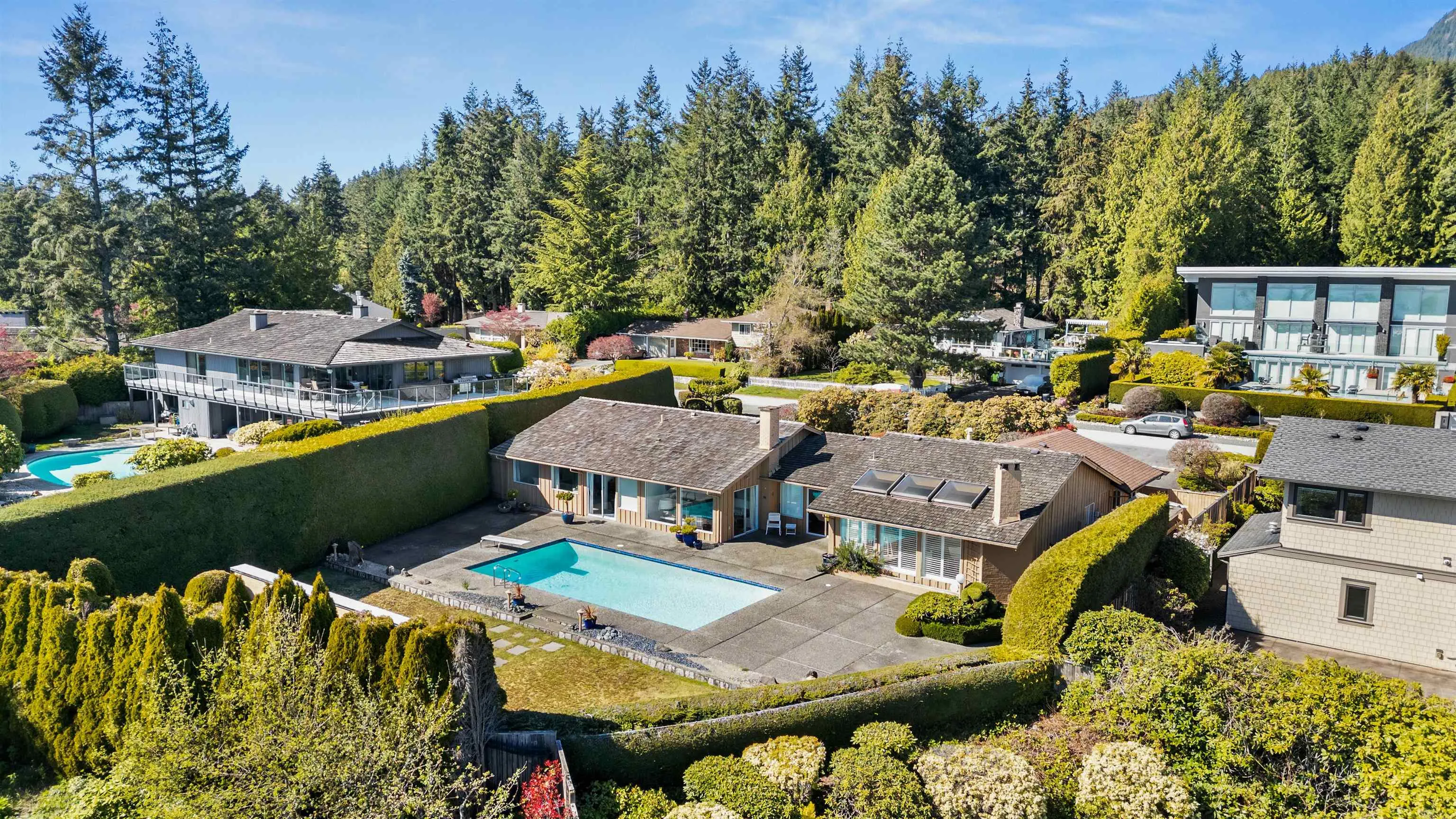4211 Rockridge Crescent