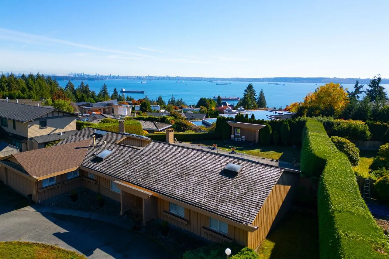 4211 Rockridge Crescent