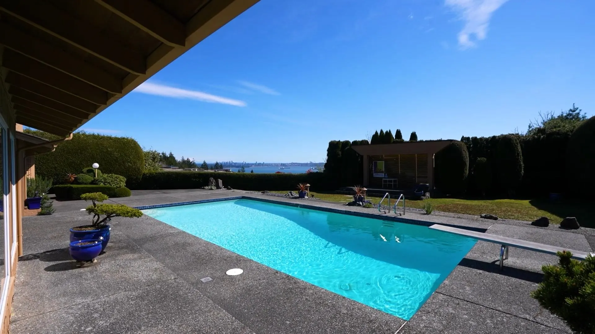 4211 Rockridge Crescent
