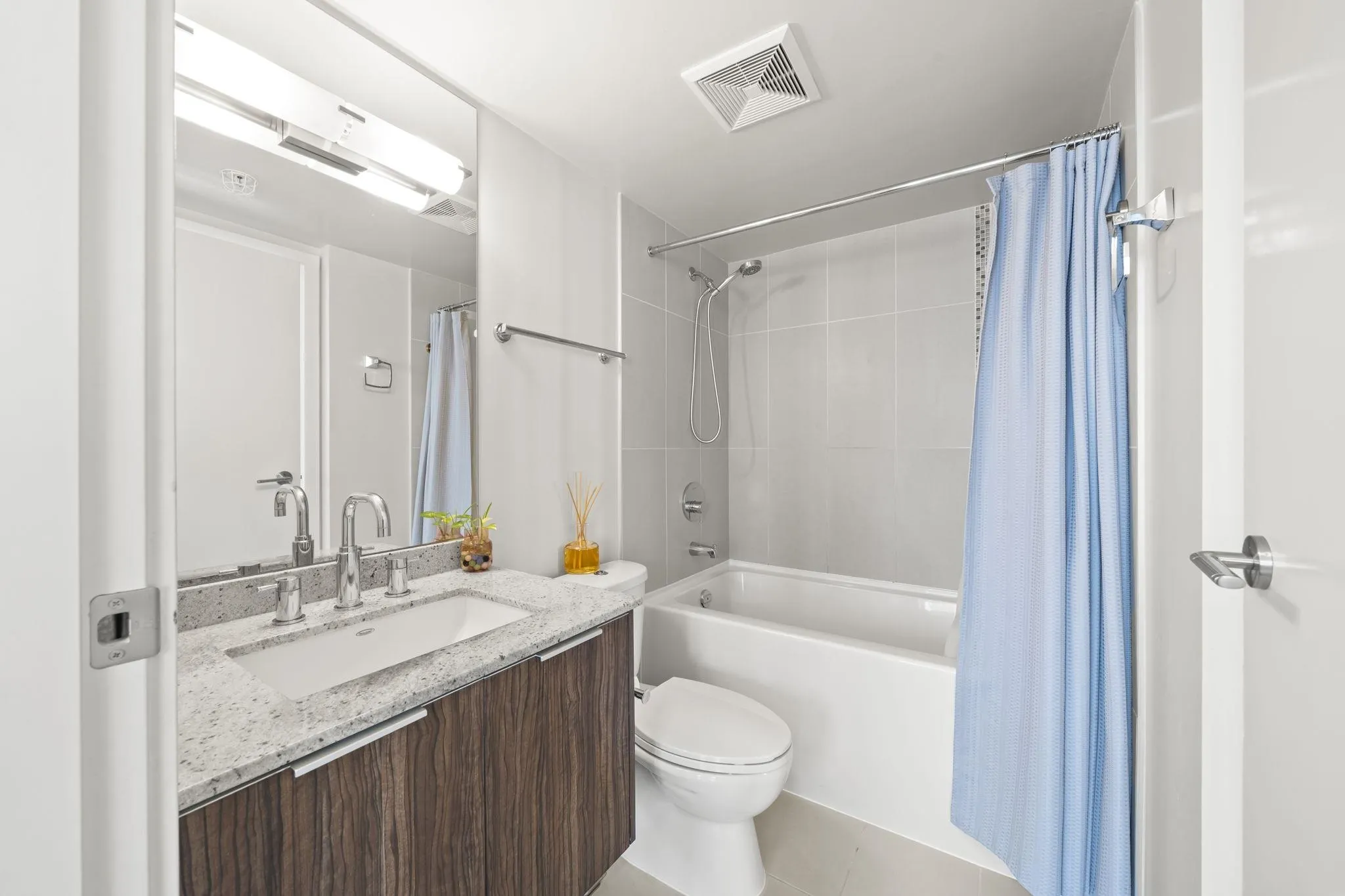 1088 Richards Street #1506