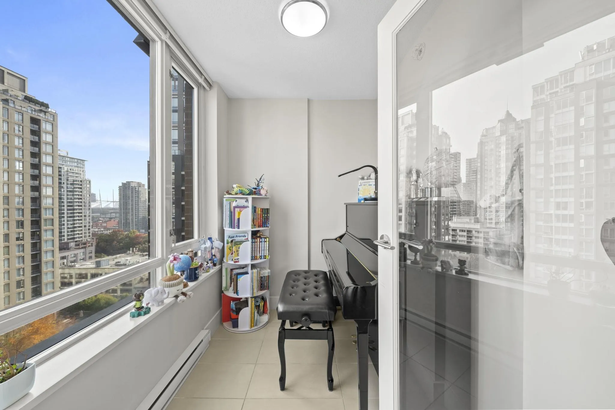 1088 Richards Street #1506