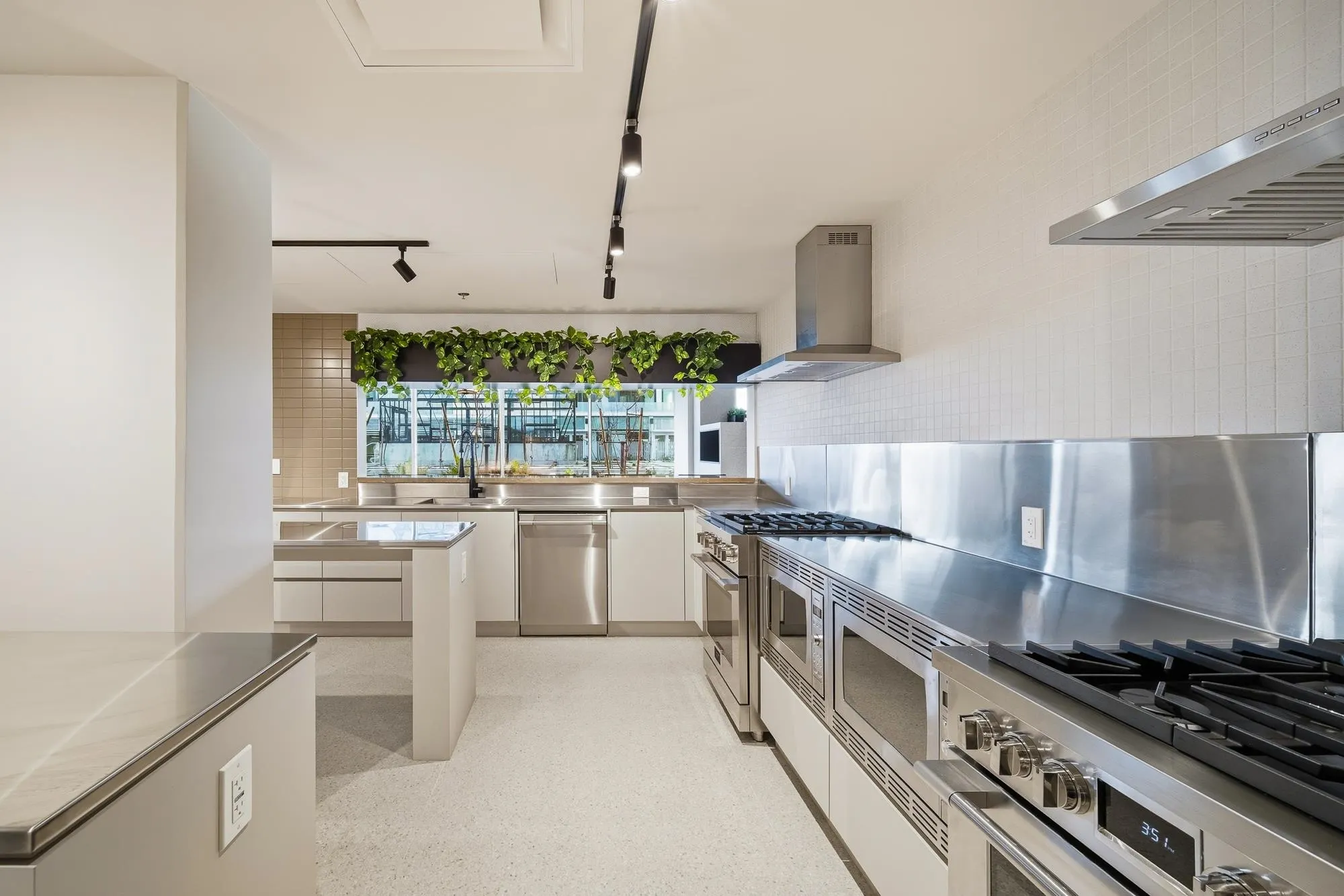 13573 98a Avenue #607