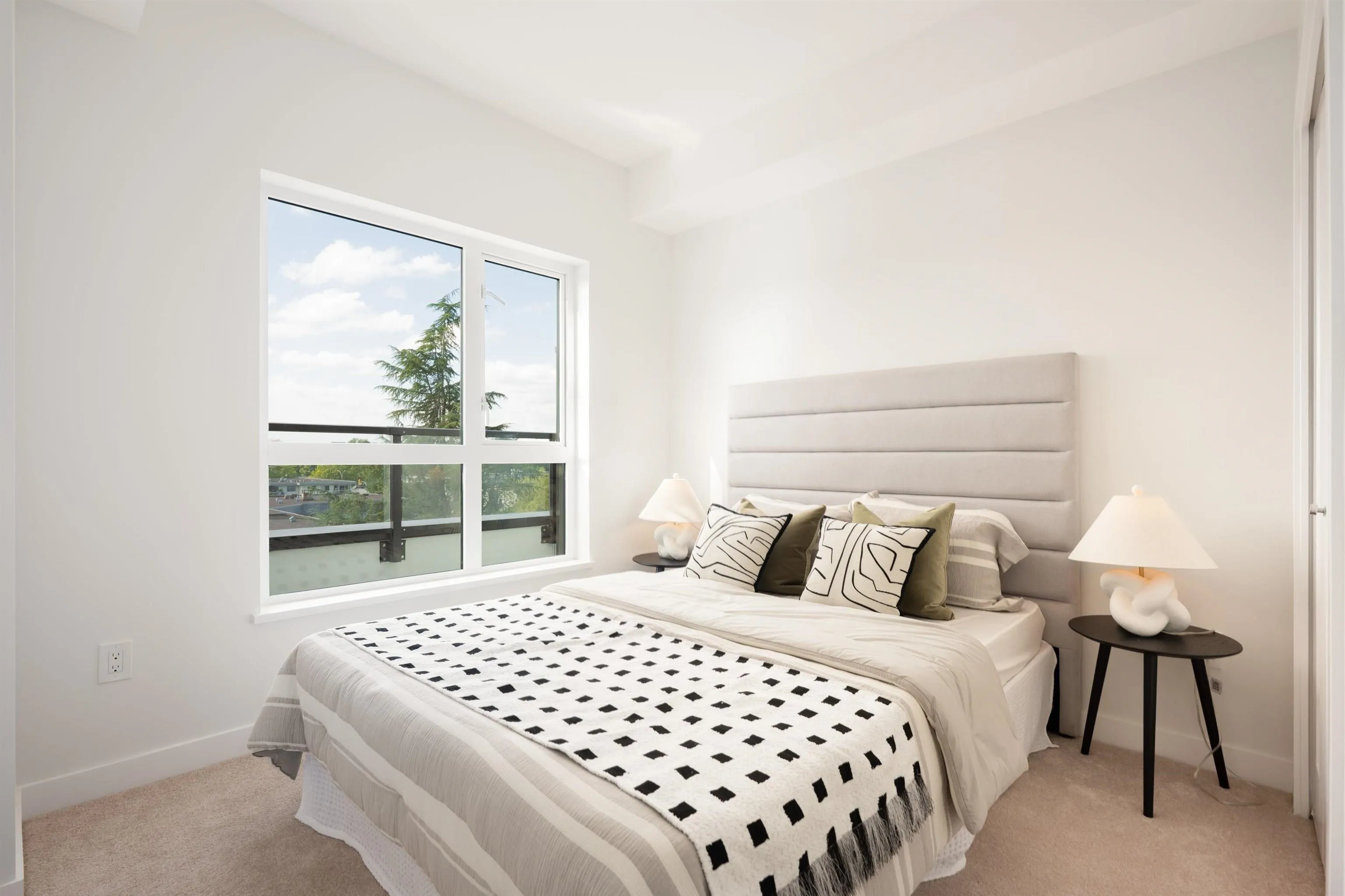 5398 207 Street #609