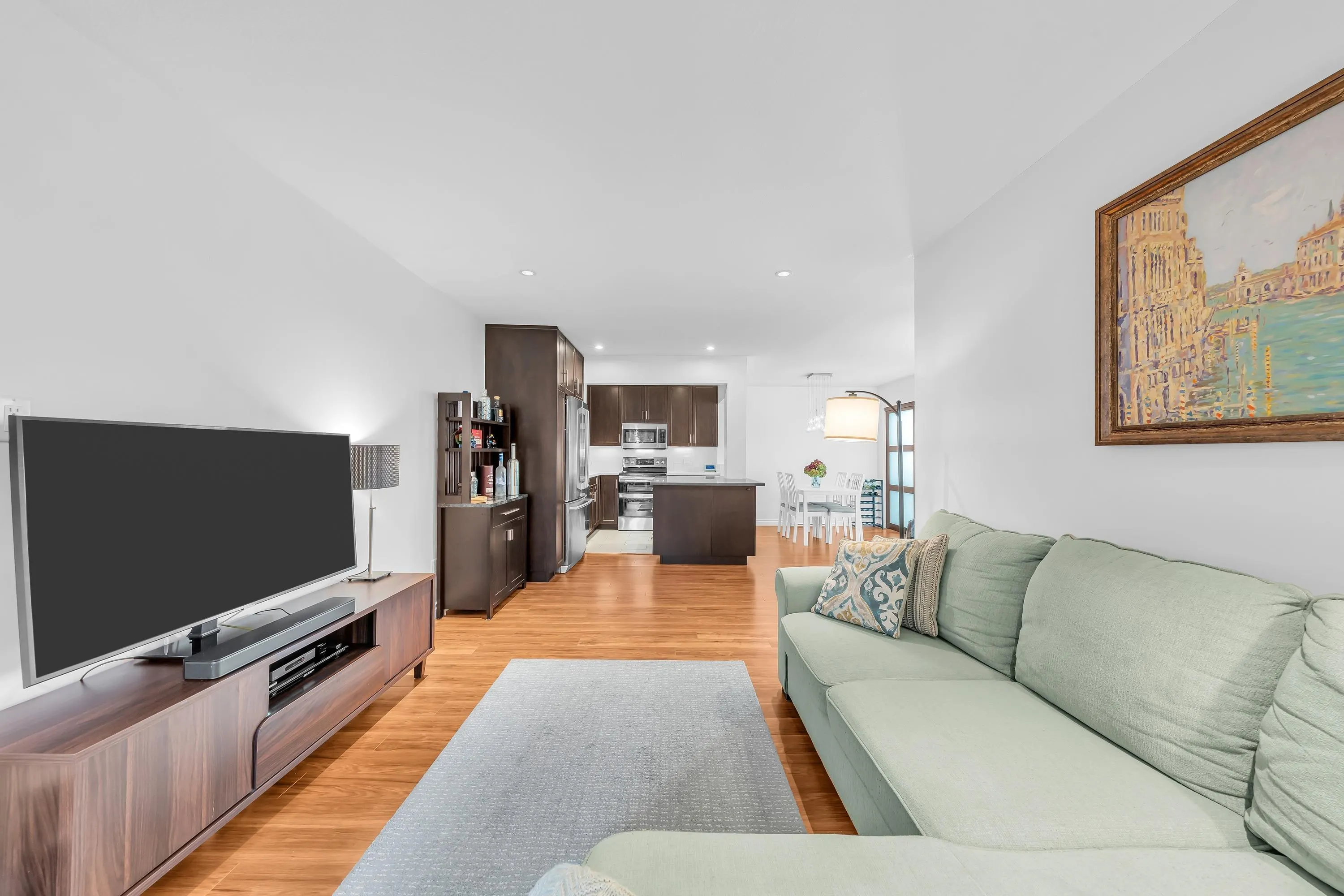 1082 W 8th Avenue #106
